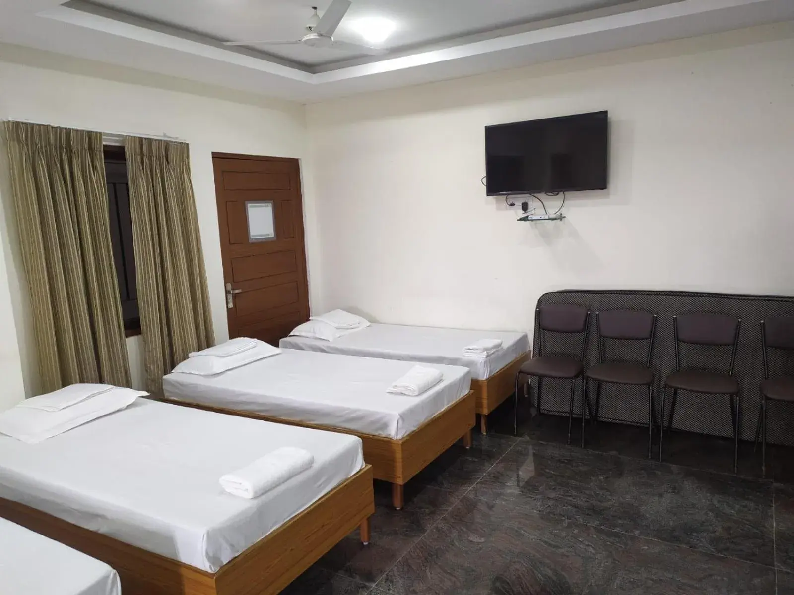 Bed in BAY INN Bed in BAY INN