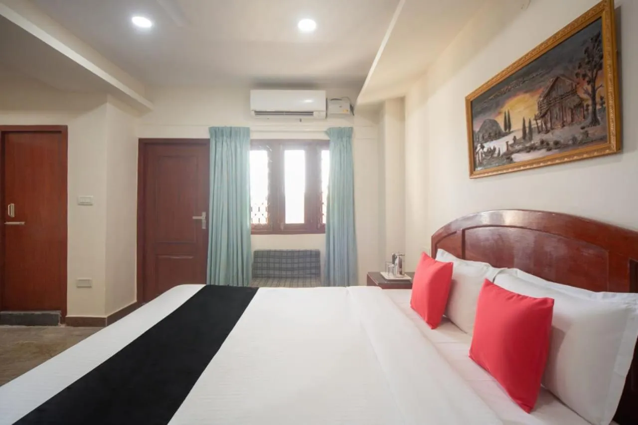 Photo of the whole room, Bed in BAY INN