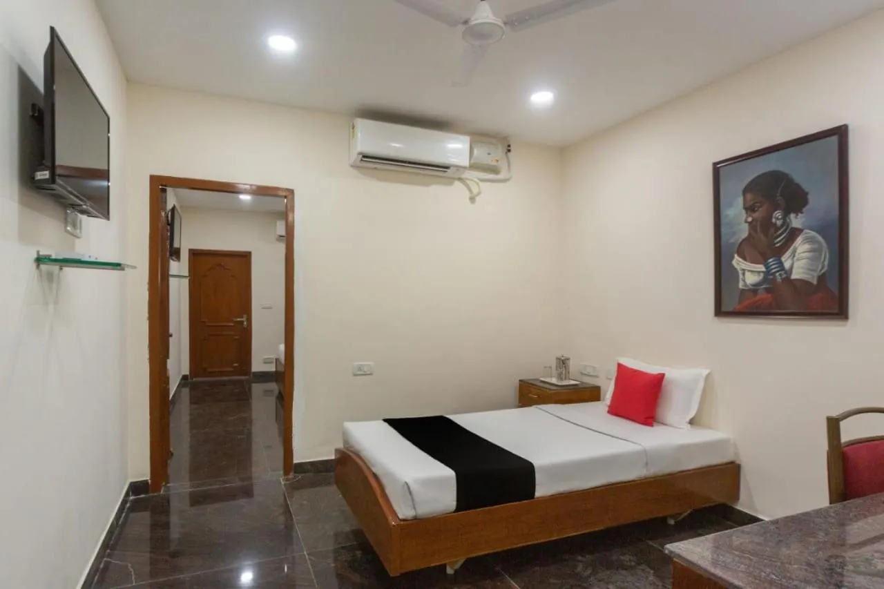 Photo of the whole room, Bed in BAY INN