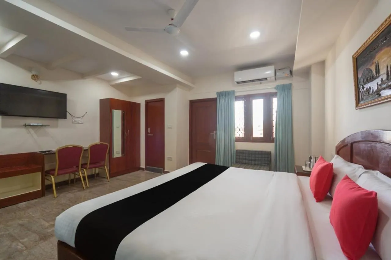 Photo of the whole room, Bed in BAY INN