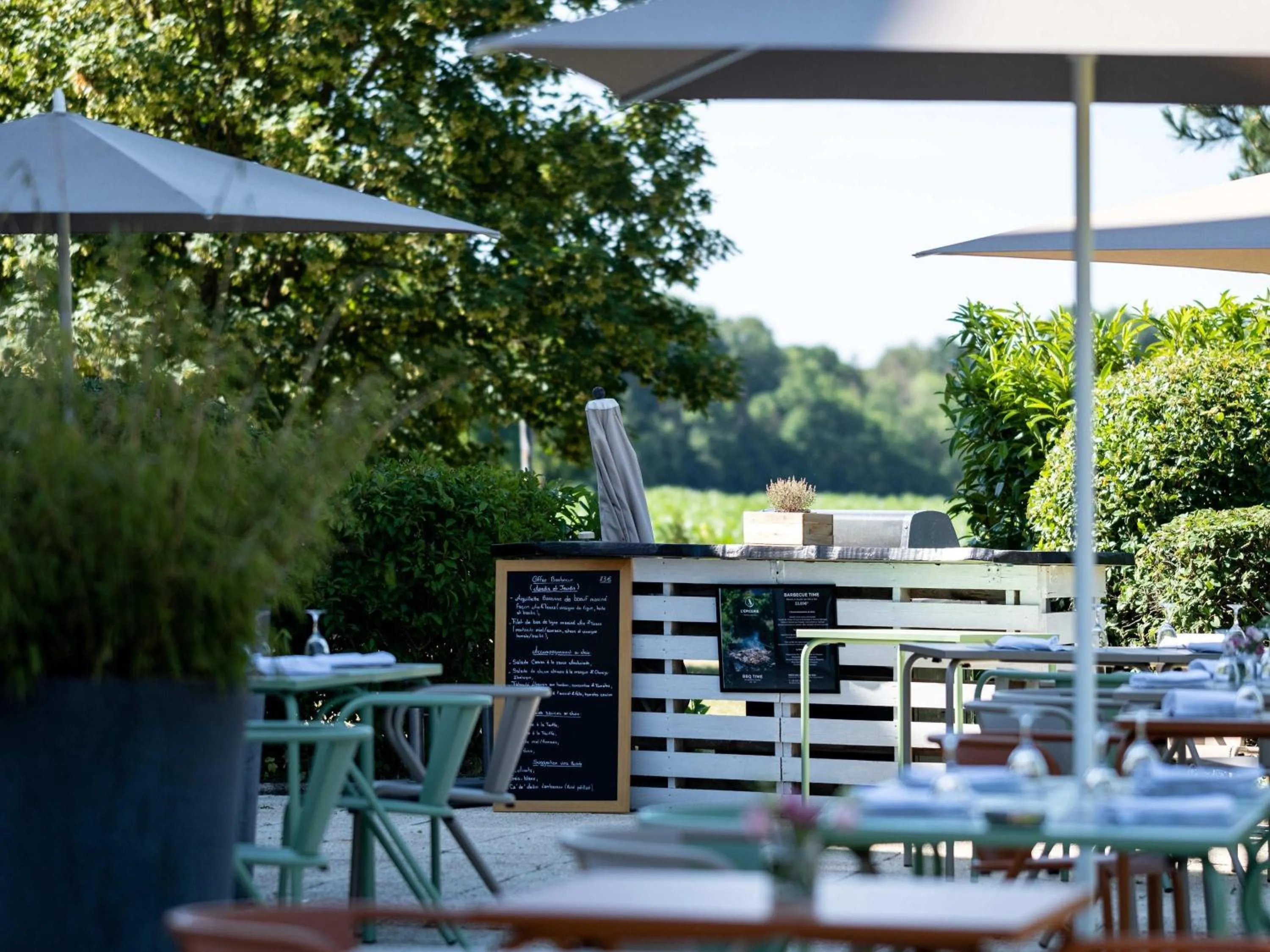 Restaurant/places to eat in Mercure Compiègne Sud