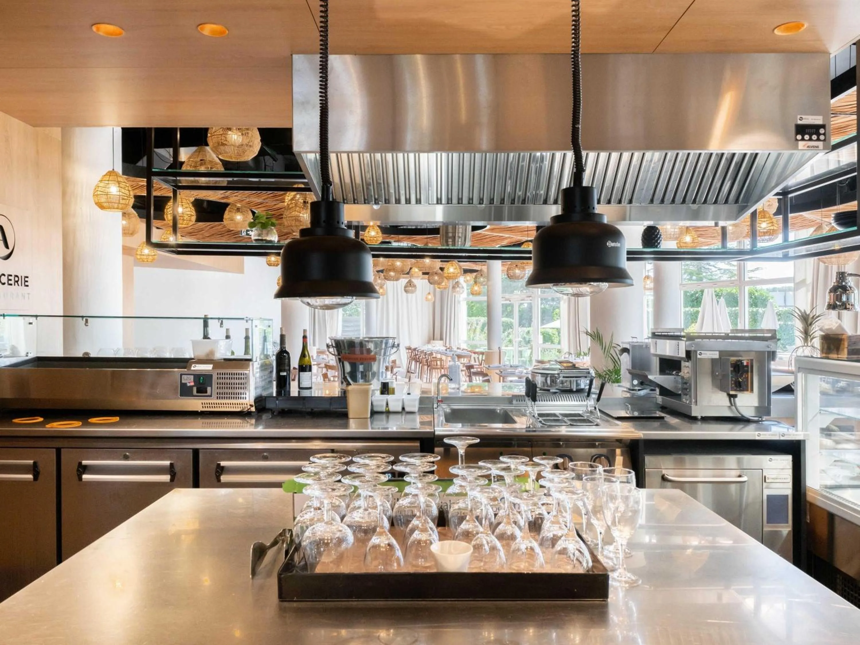 Restaurant/places to eat in Mercure Compiègne Sud