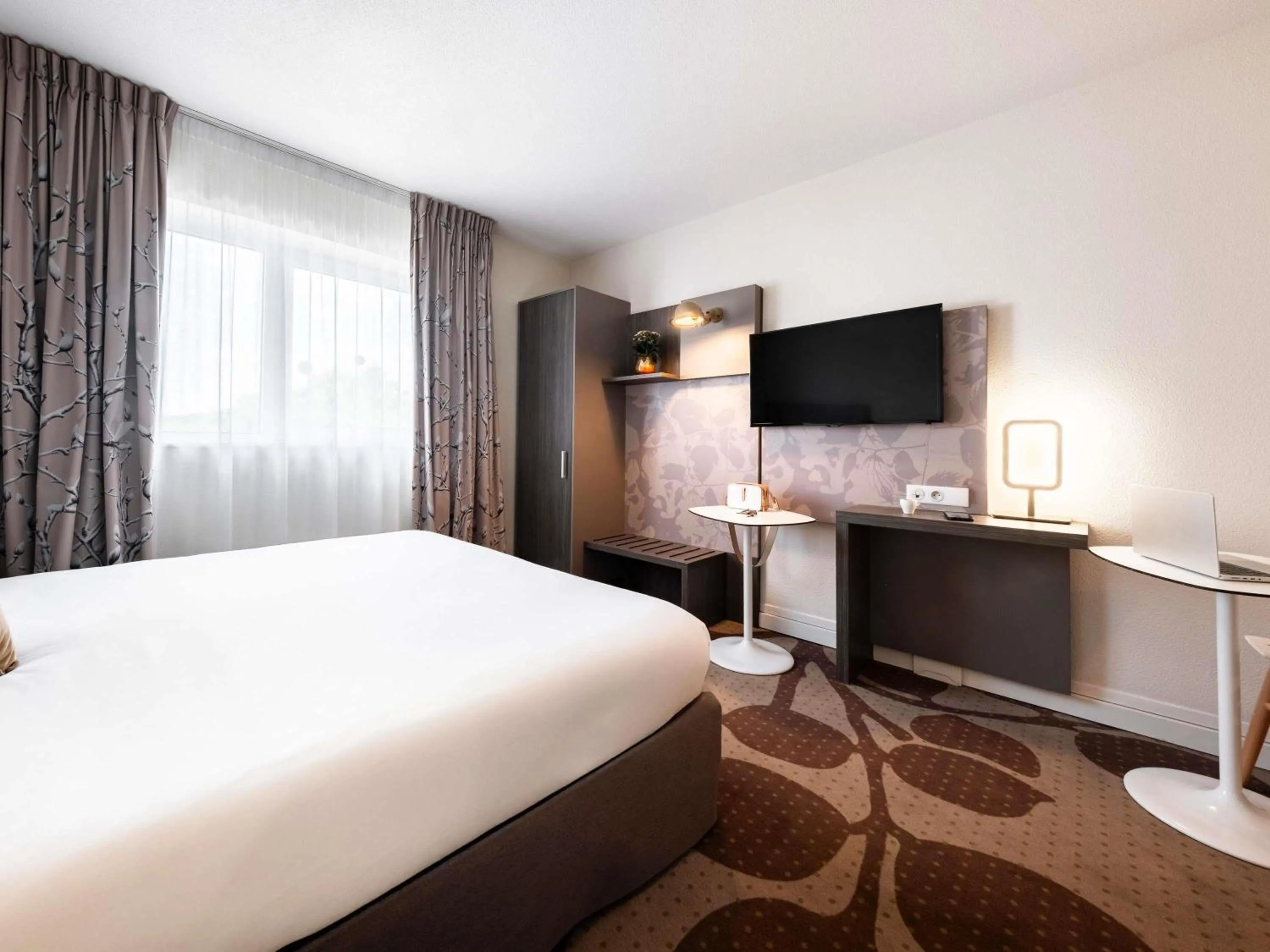 Bedroom, Bed in Mercure Compiègne Sud