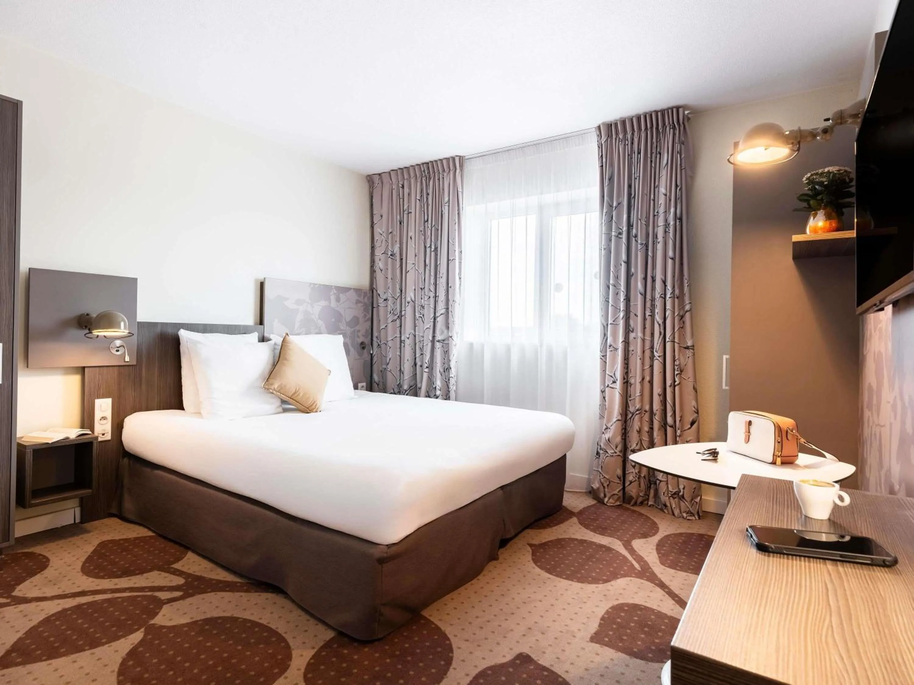 Bedroom, Bed in Mercure Compiègne Sud