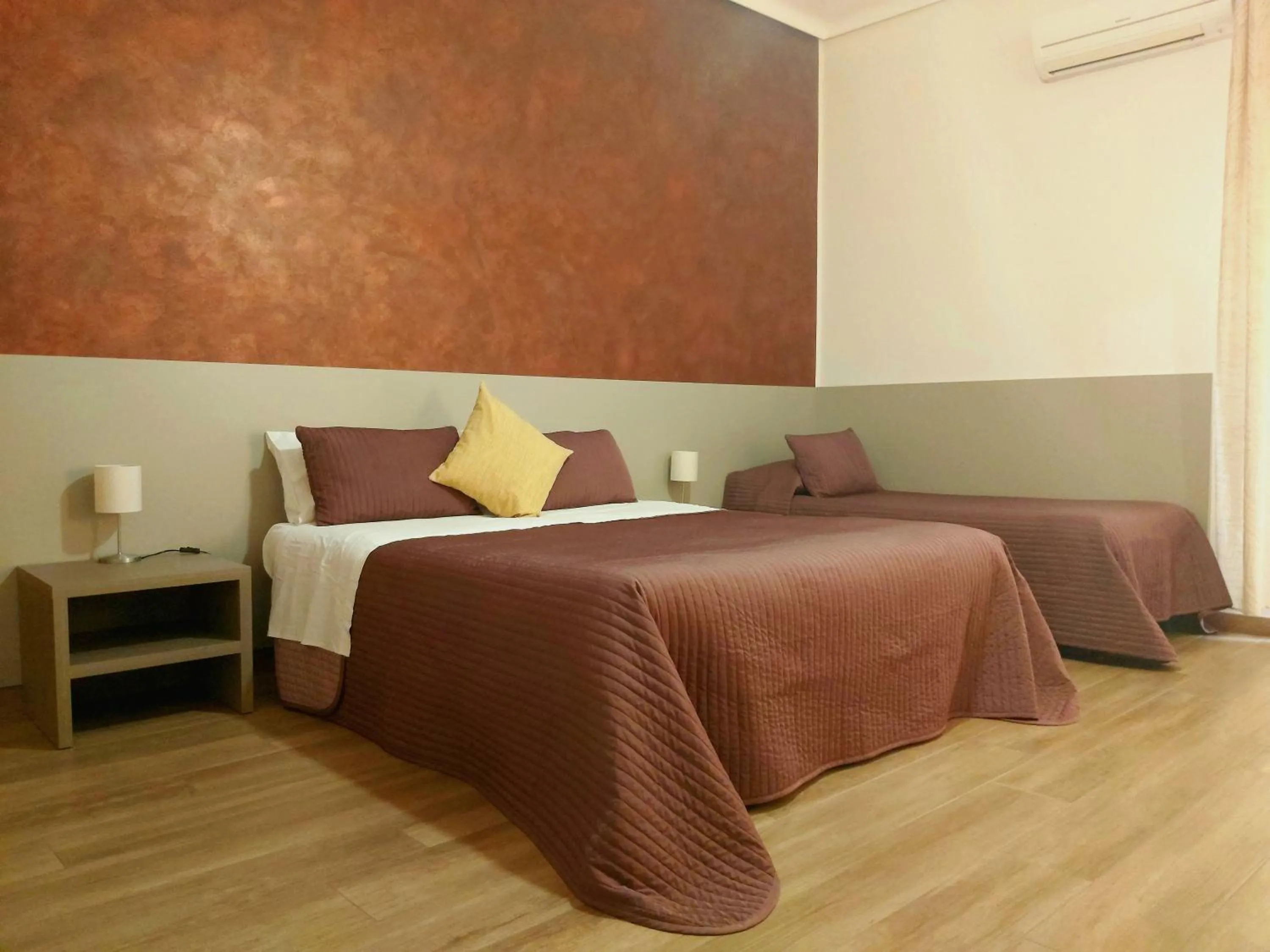 Bathroom, Bed in Bella Giulia