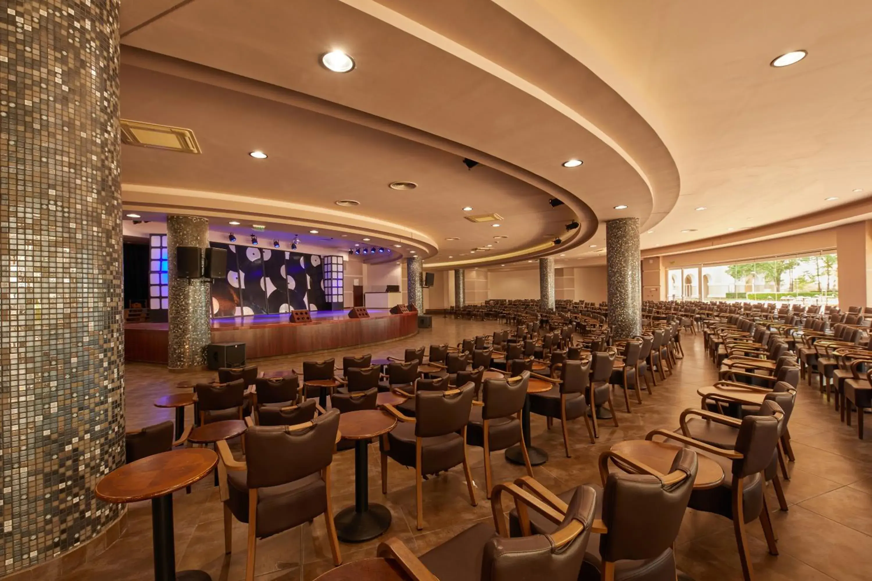 Lounge or bar in Dreams Sunny Beach Resort and Spa - Premium All Inclusive Lounge or bar in Dreams Sunny Beach Resort and Spa - Premium All Inclusive