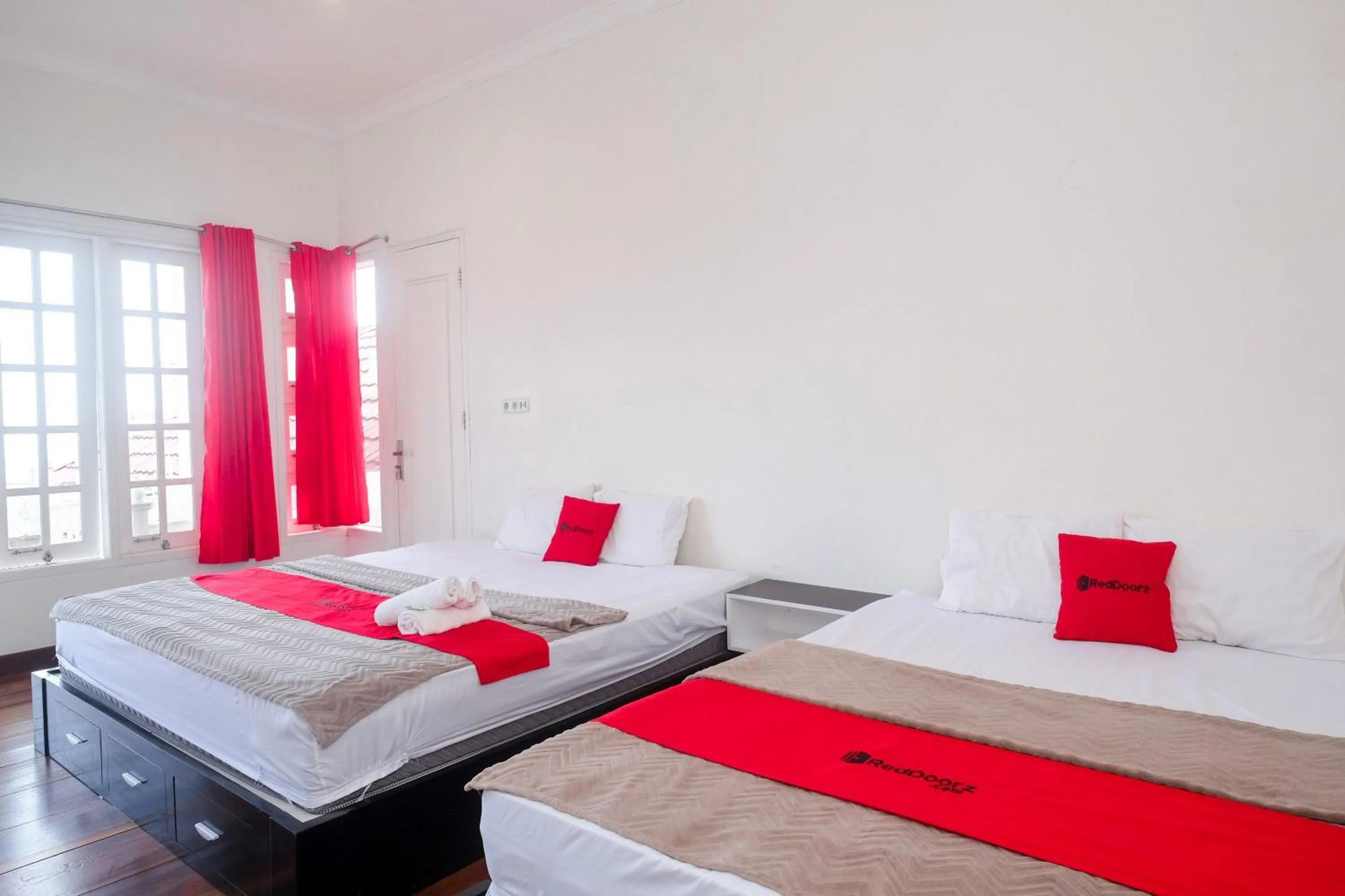 Bed in RedDoorz near Grojogan Sewu Tawangmangu