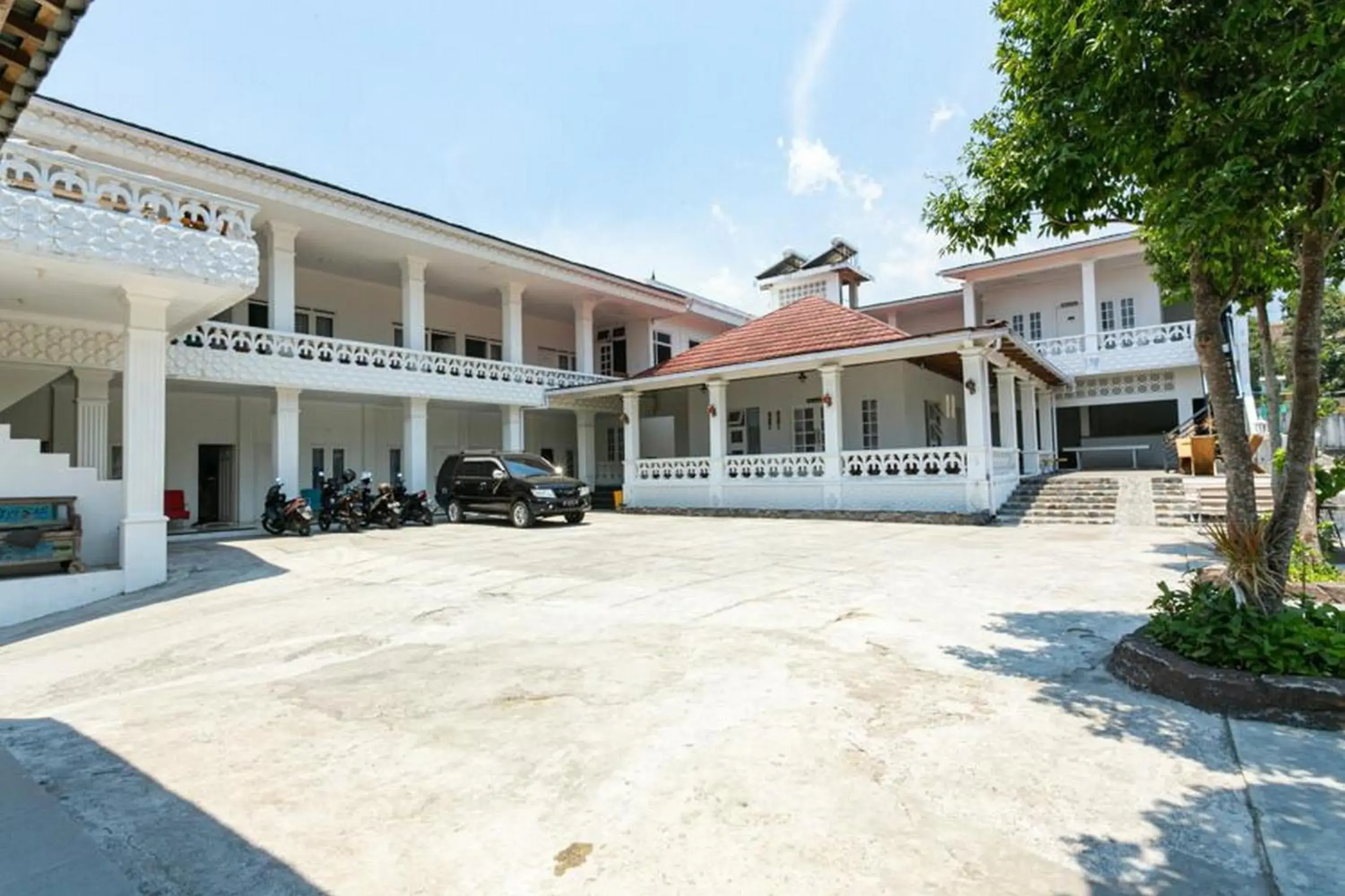 Property building in RedDoorz near Grojogan Sewu Tawangmangu Property building in RedDoorz near Grojogan Sewu Tawangmangu