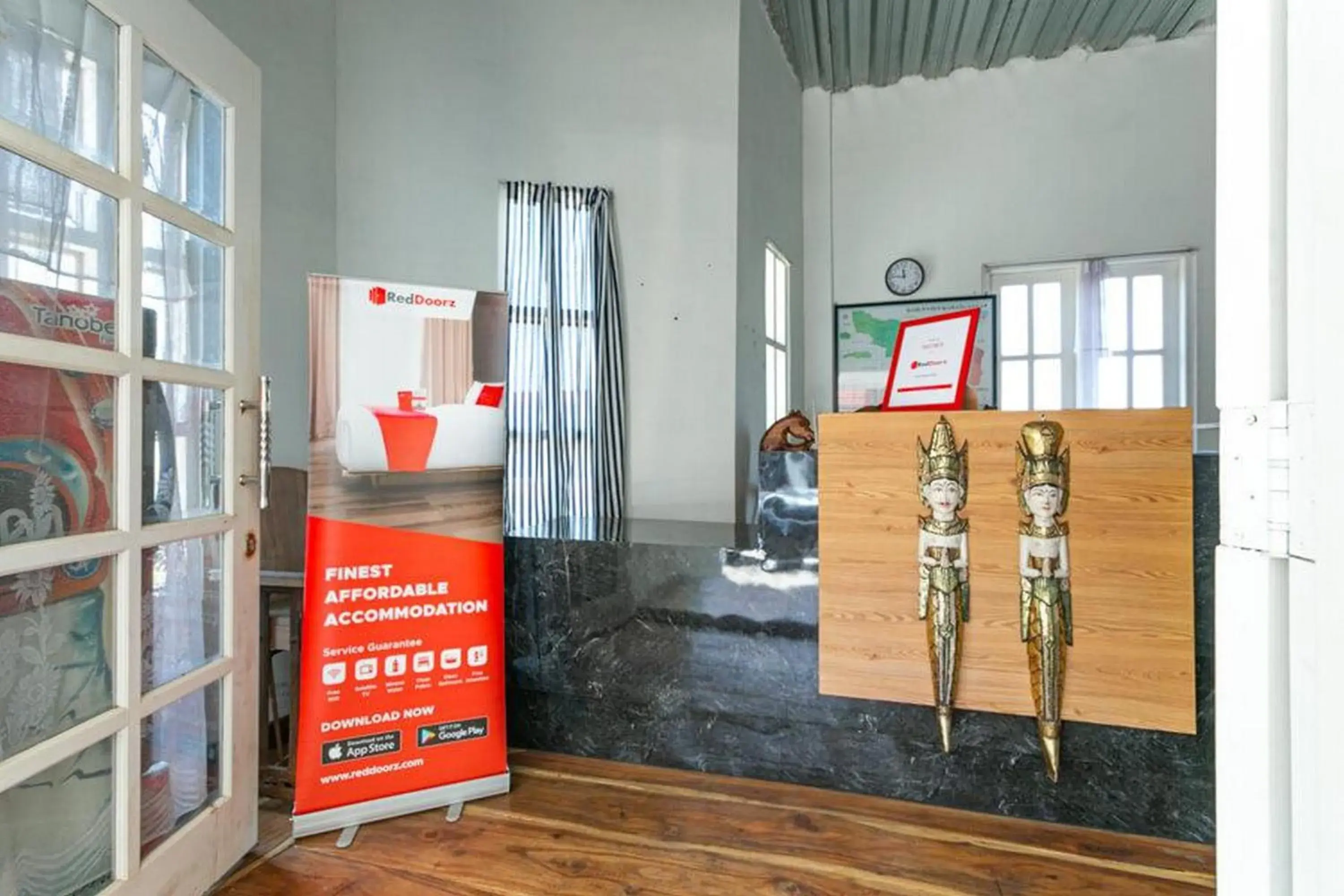 Lobby or reception in RedDoorz near Grojogan Sewu Tawangmangu Lobby or reception in RedDoorz near Grojogan Sewu Tawangmangu