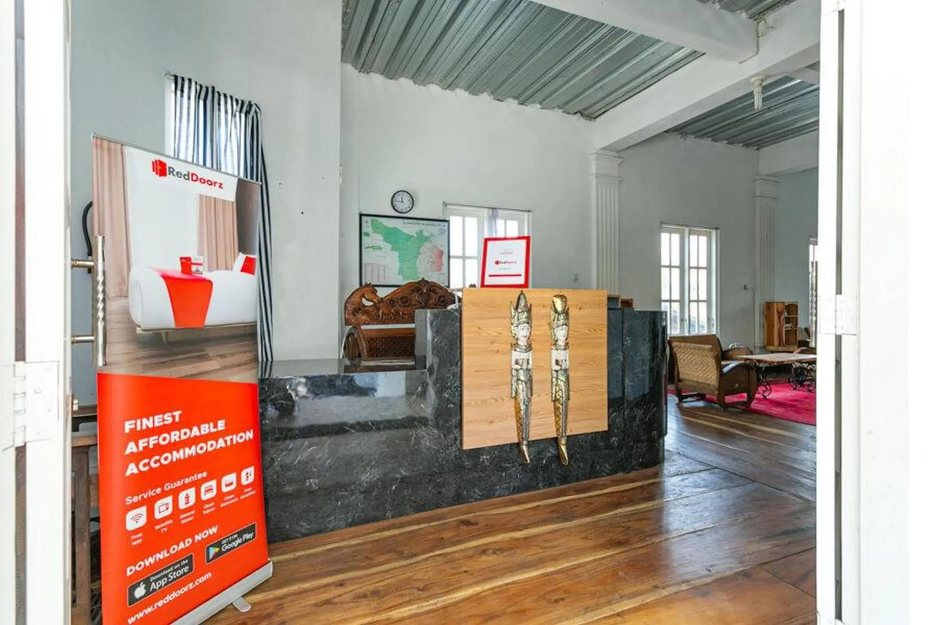 Lobby or reception in RedDoorz near Grojogan Sewu Tawangmangu Lobby or reception in RedDoorz near Grojogan Sewu Tawangmangu