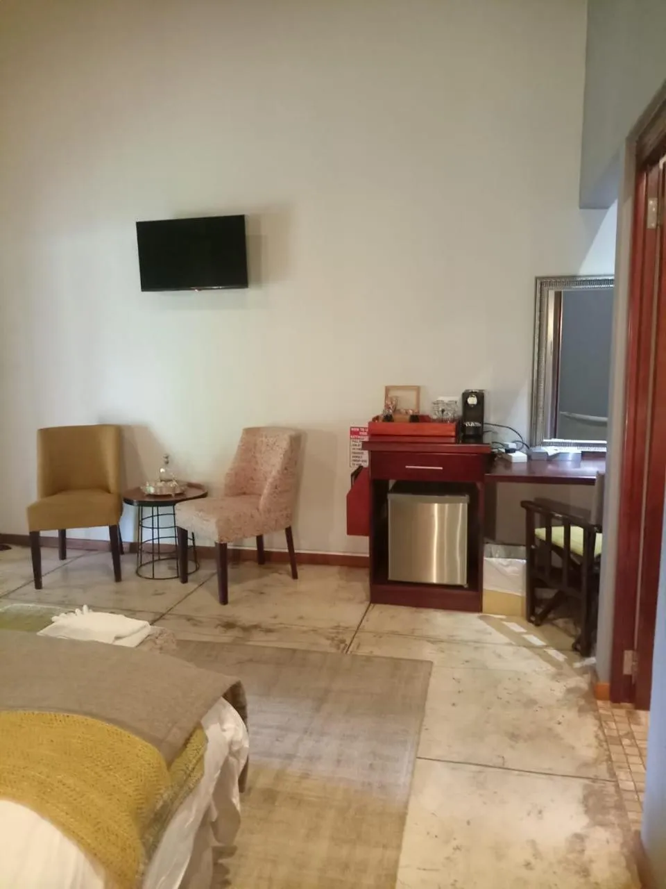 TV and multimedia in Kilima Private Game Reserve & Spa