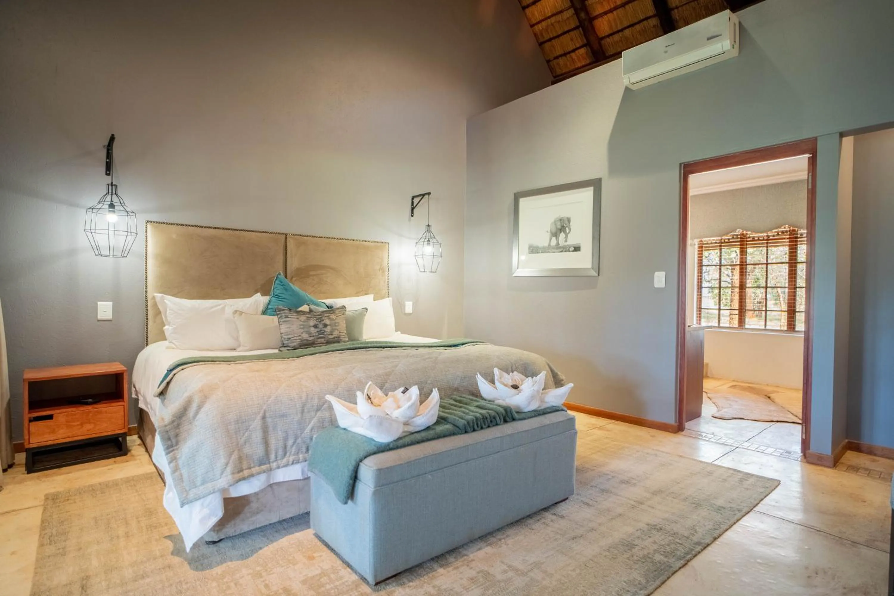 Bed in Kilima Private Game Reserve & Spa