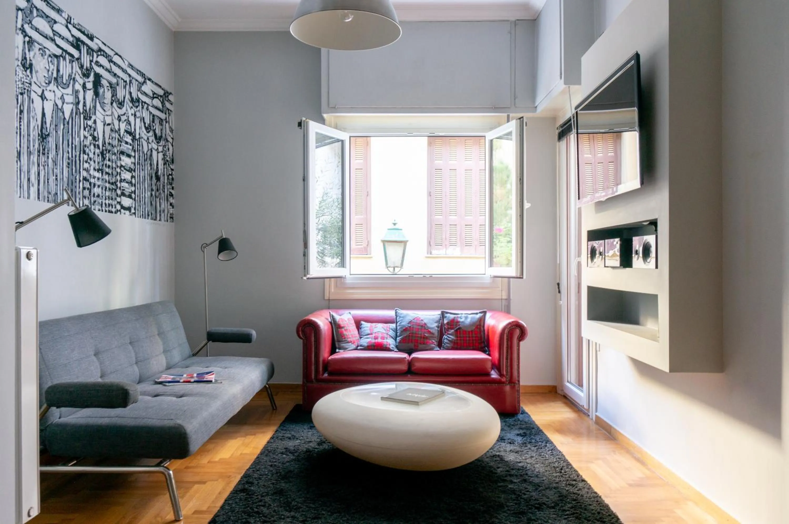 The Burton Luxury 1BR in Plaka, Athens
