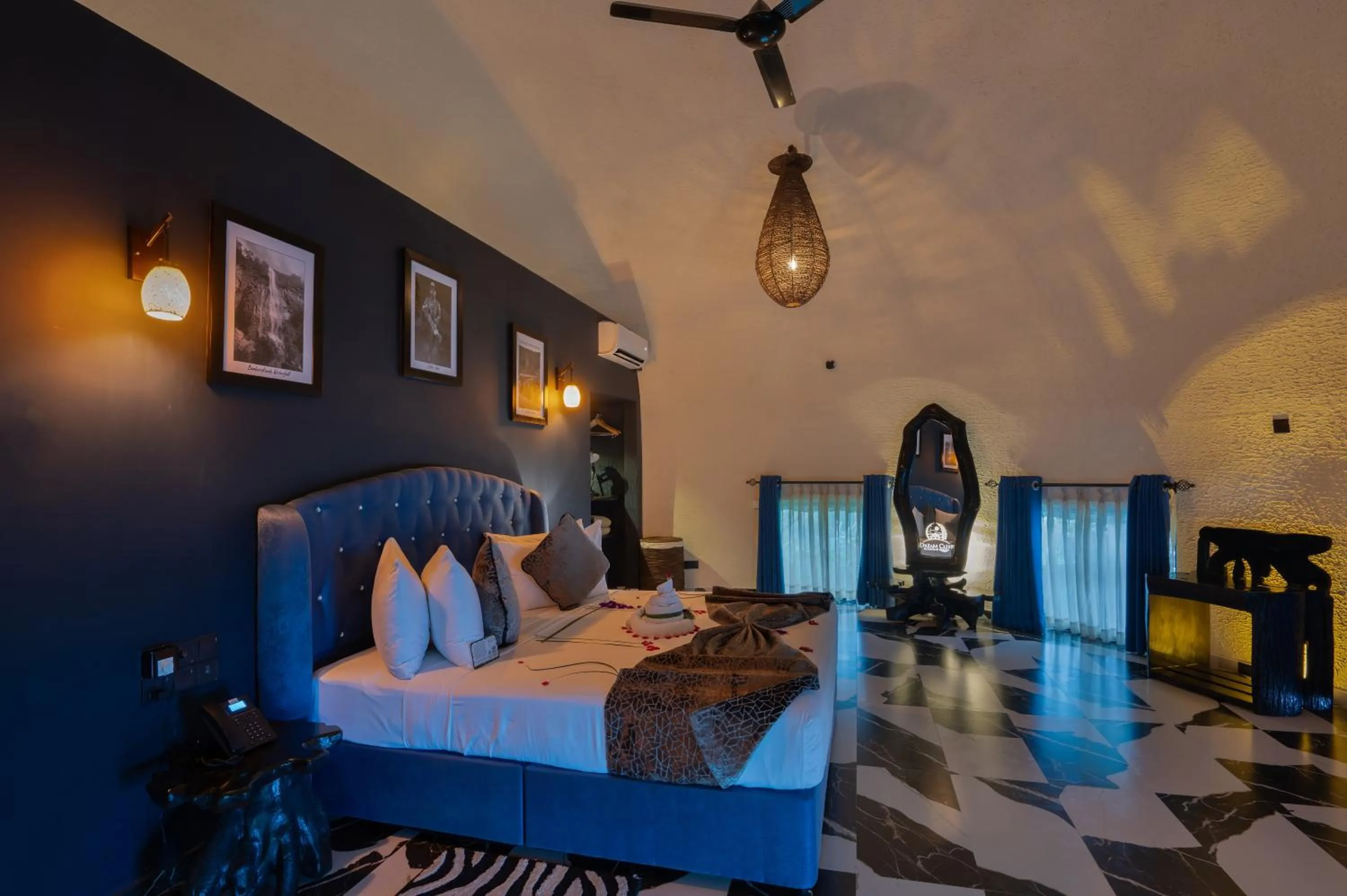 Bedroom, Bed in Dream Cliff Mountain Resort