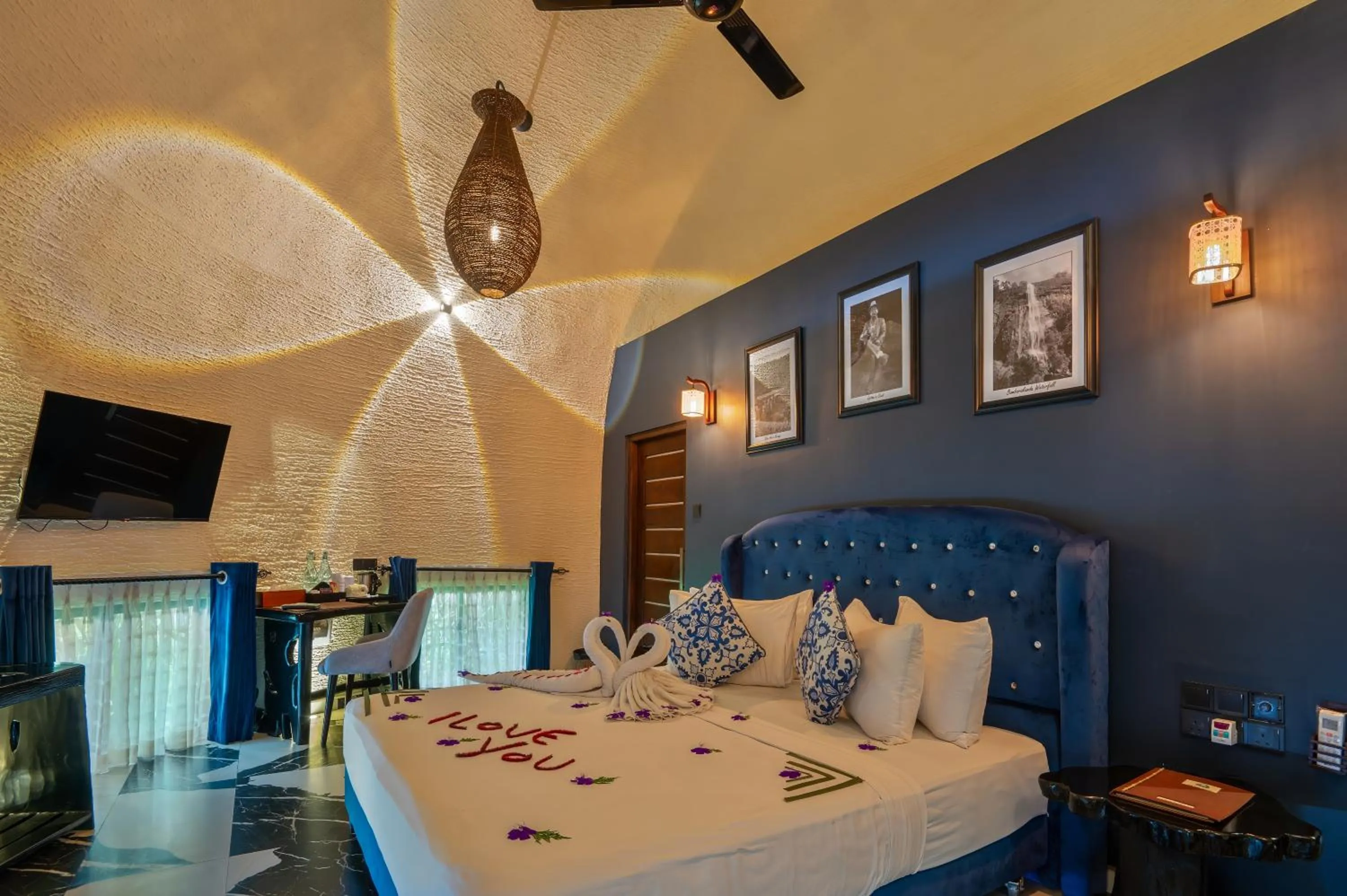 Bed in Dream Cliff Mountain Resort