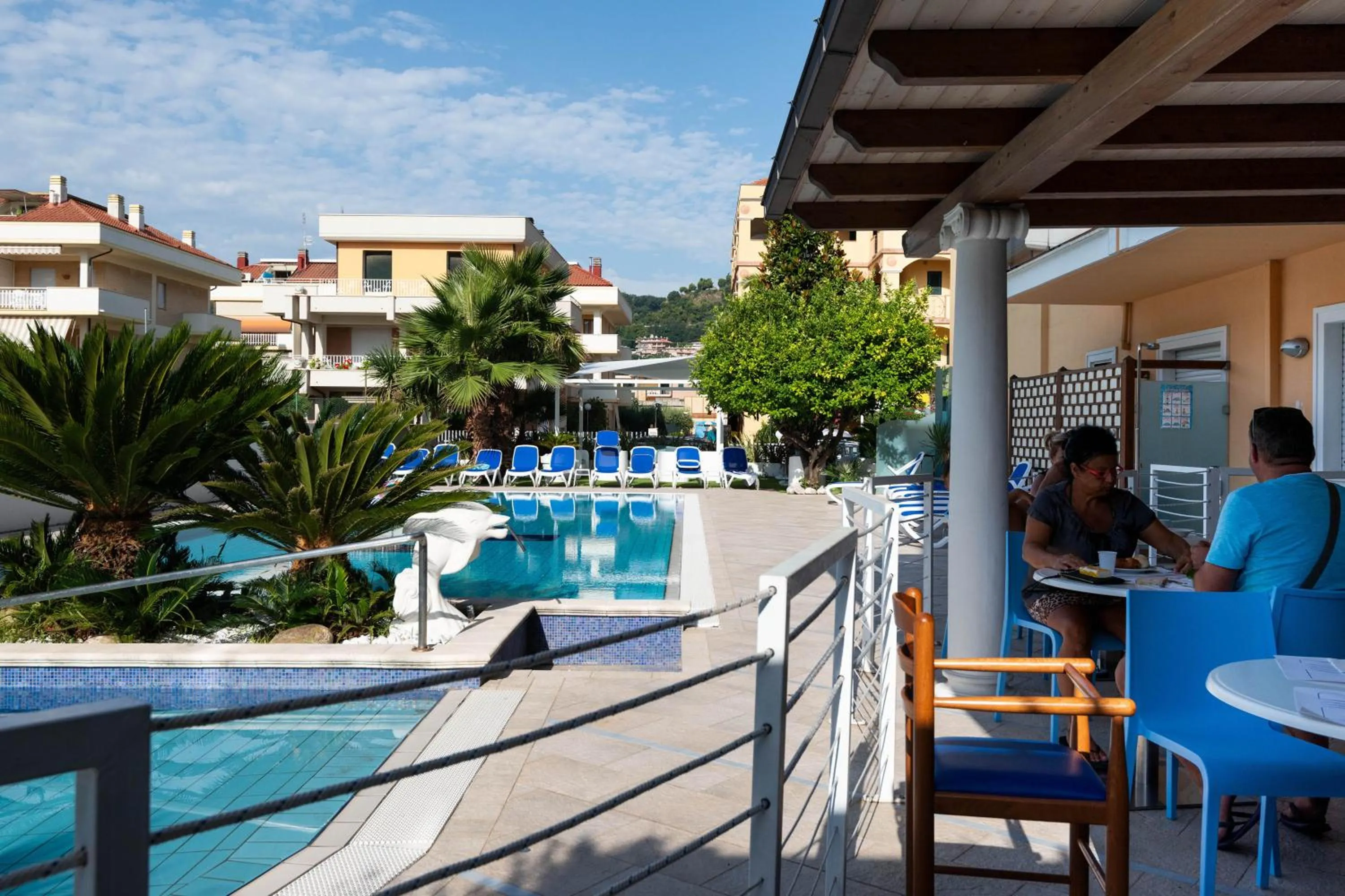 Swimming pool in Hotel Paradiso