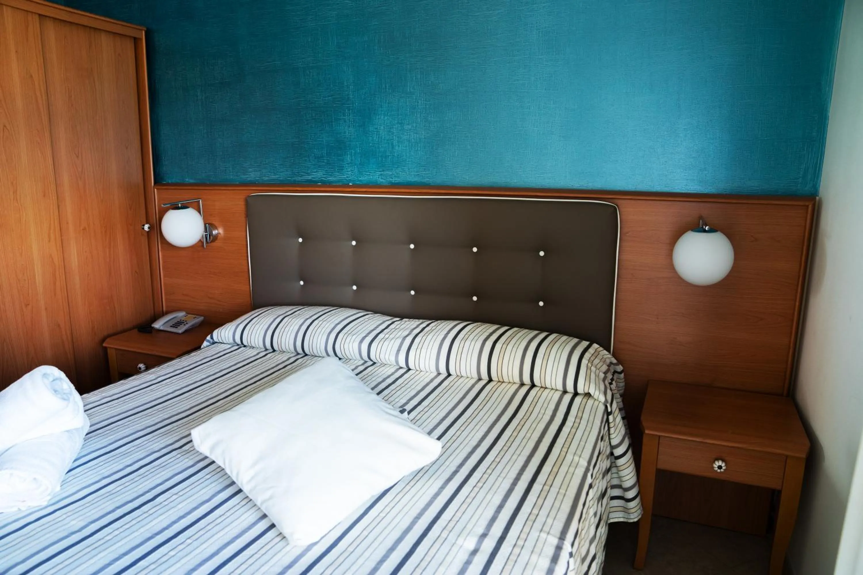 Bedroom, Bed in Hotel Paradiso