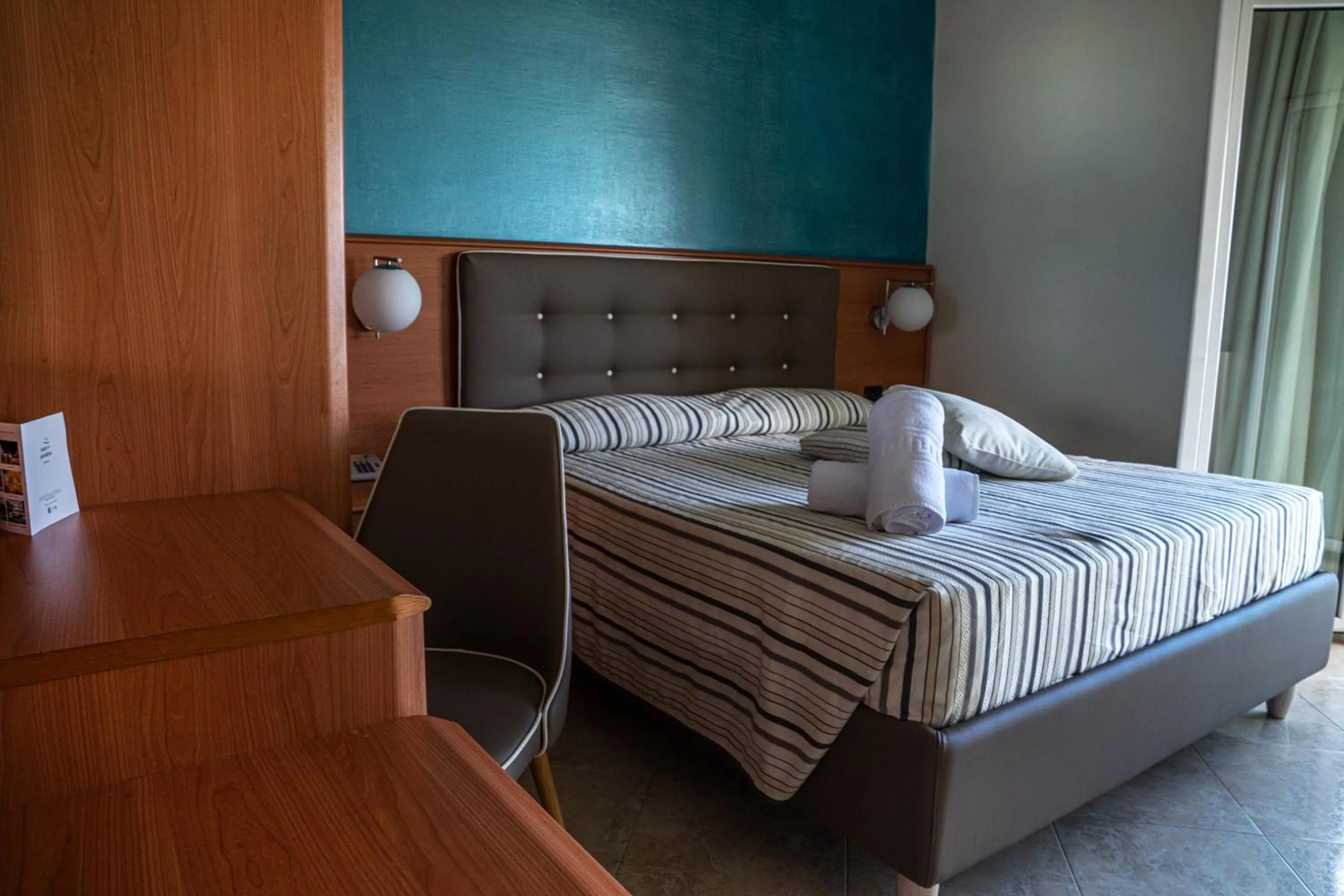 Photo of the whole room, Bed in Hotel Paradiso