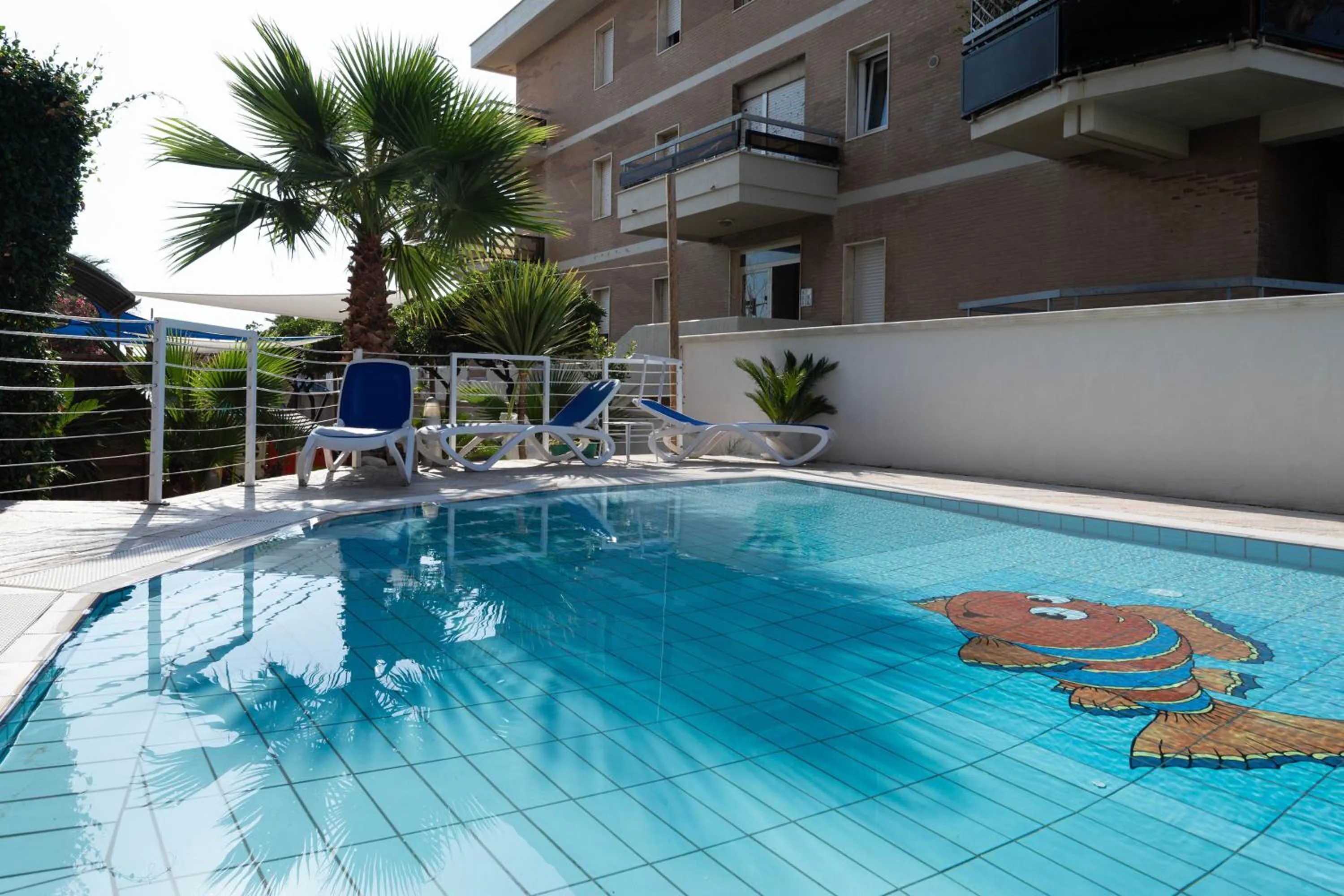 Swimming pool in Hotel Paradiso