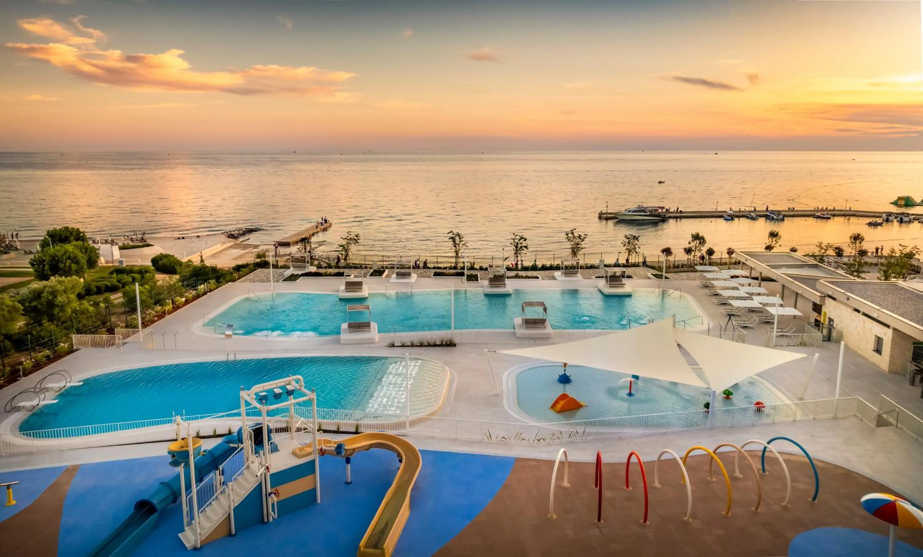 Swimming pool in Maistra Camping Amarin Mobile homes