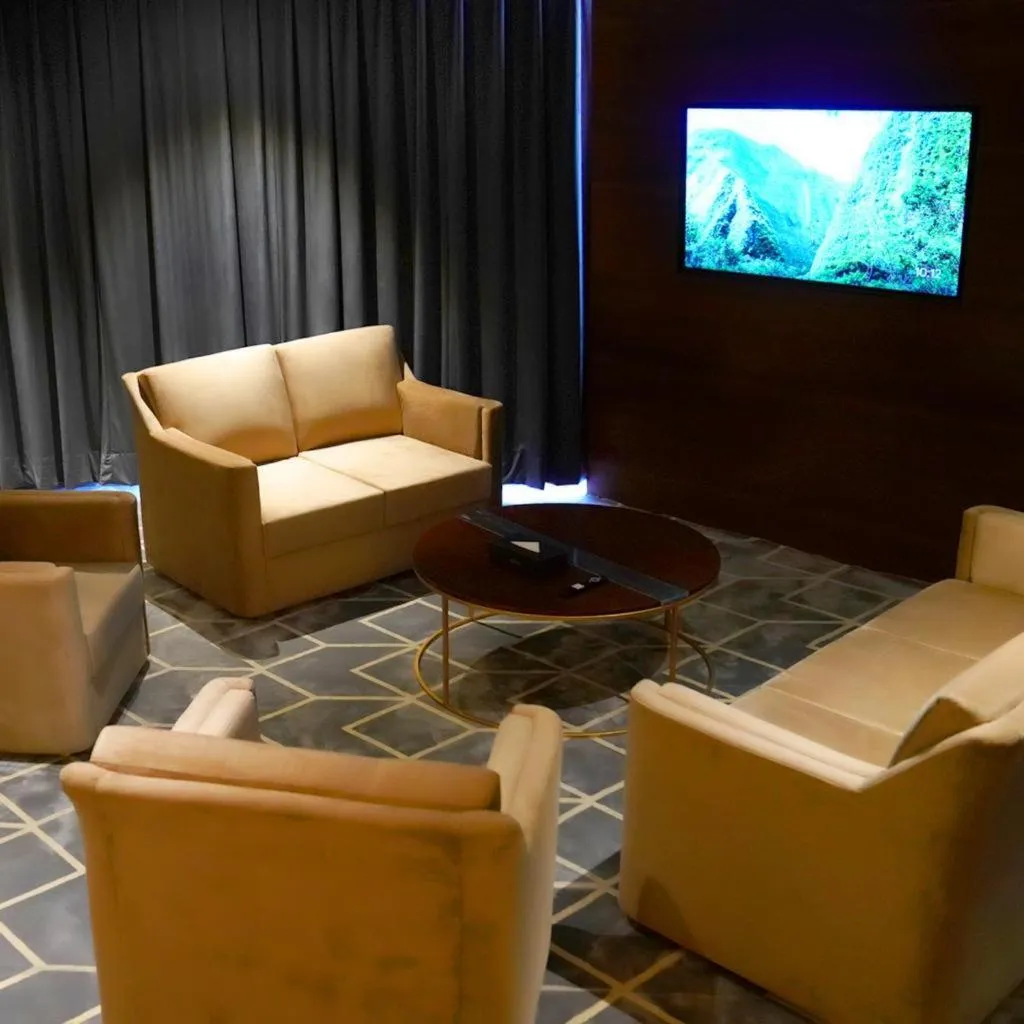 Seating area in Indigo Heights Hotel & Suites