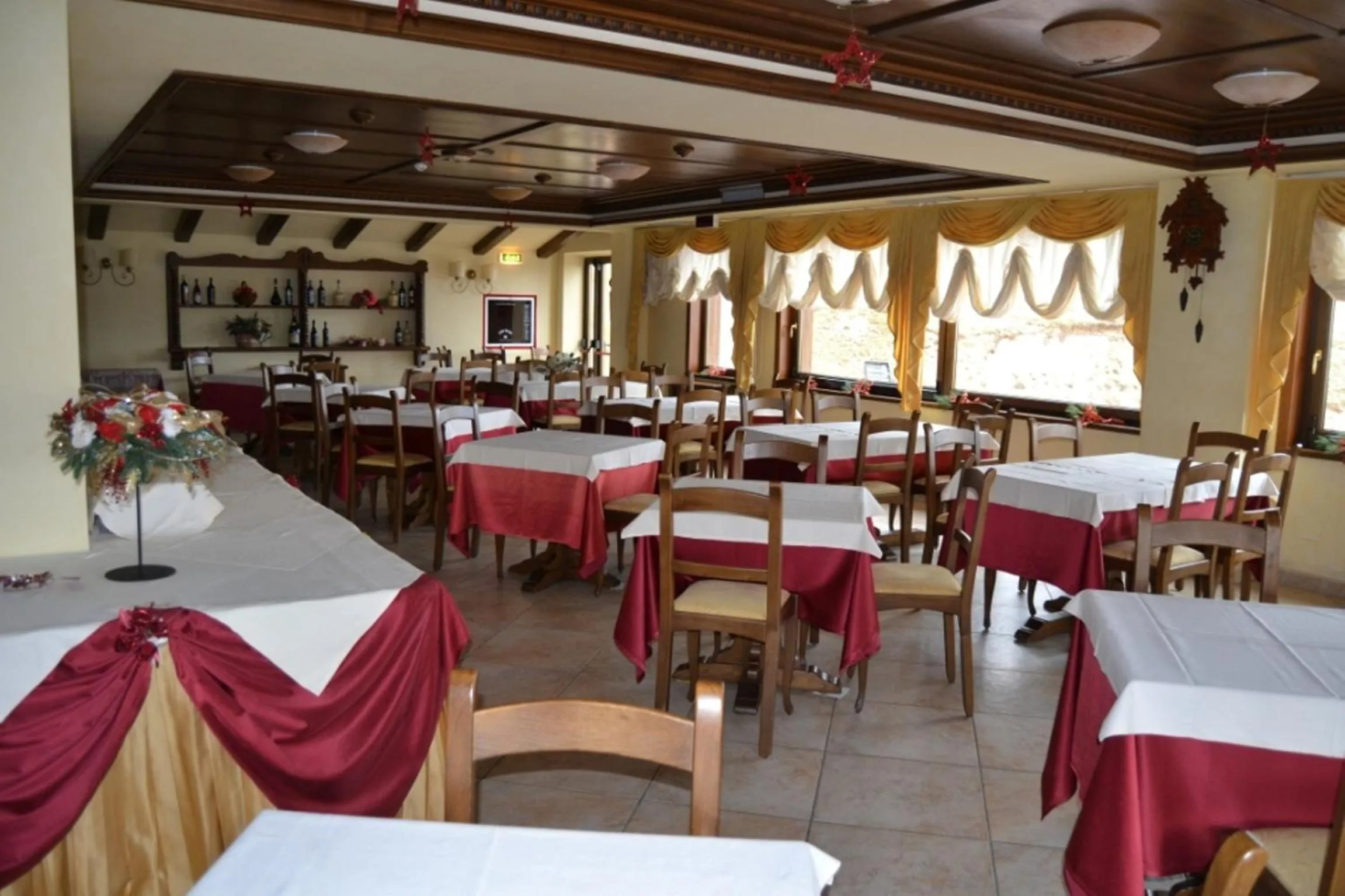 Restaurant/places to eat in Hotel LuSi