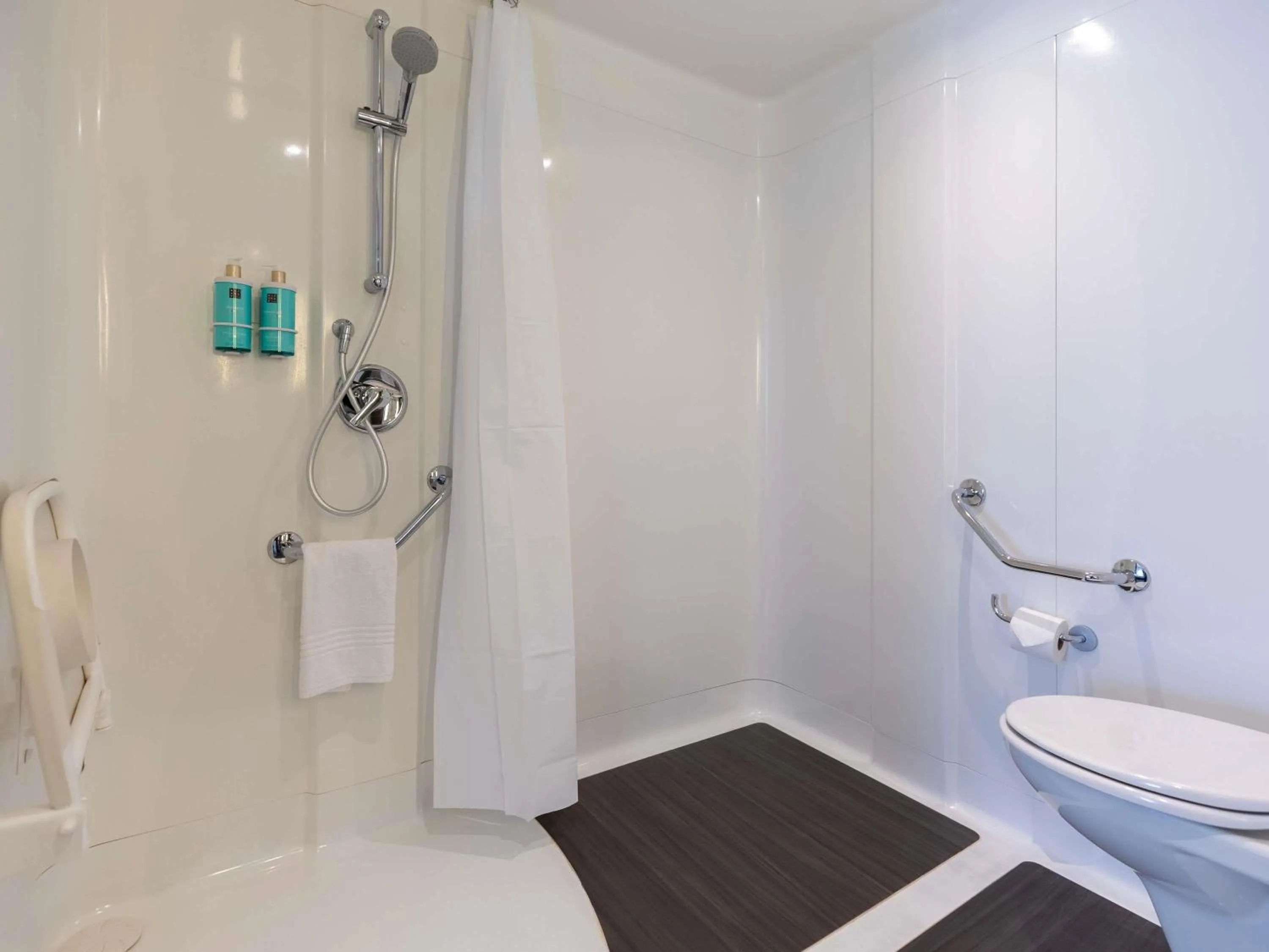 Bedroom in Novotel Suites Paris Stade de France