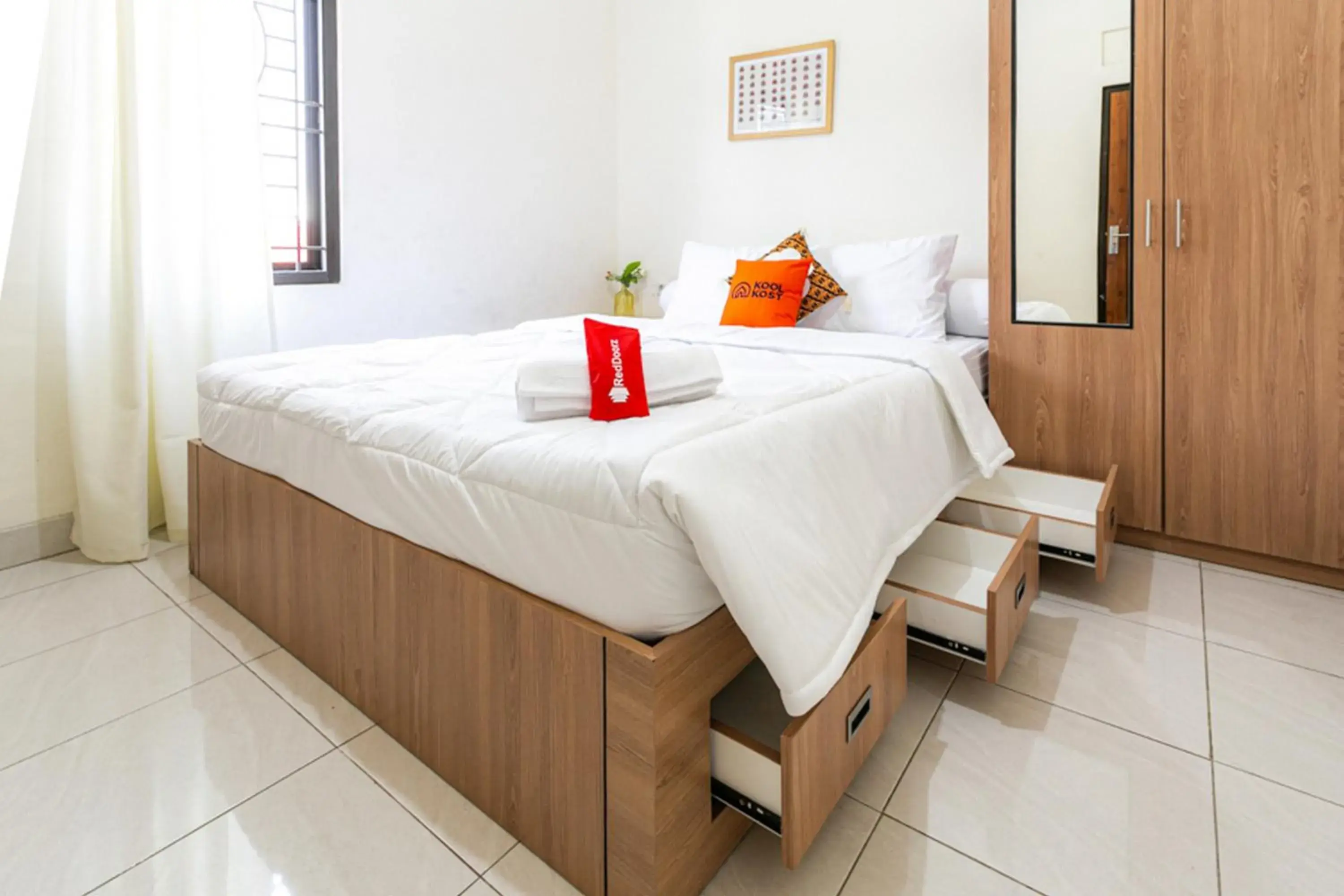 Bedroom, Bed in RedDoorz Syariah near Assalaam - UMS Bedroom, Bed in RedDoorz Syariah near Assalaam - UMS