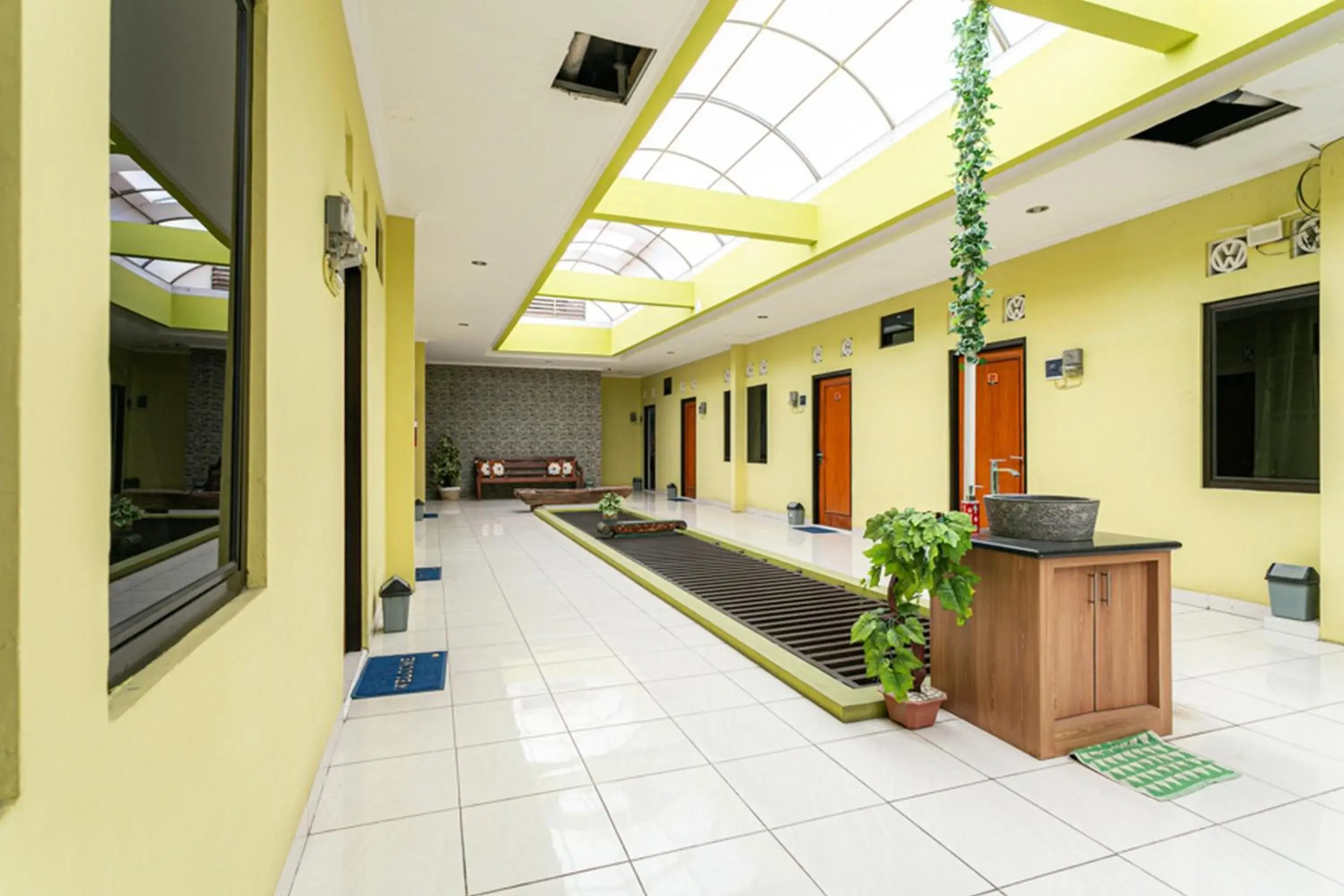 Property building in RedDoorz Syariah near Assalaam - UMS Property building in RedDoorz Syariah near Assalaam - UMS