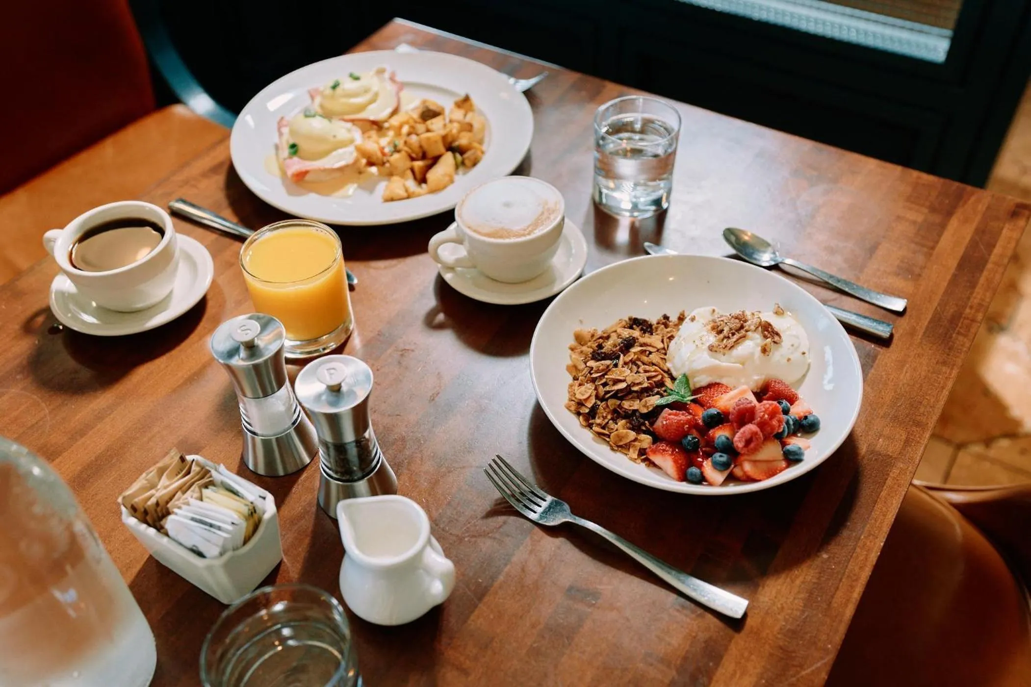 Food and drinks in Hotel Zoe Fisherman's Wharf