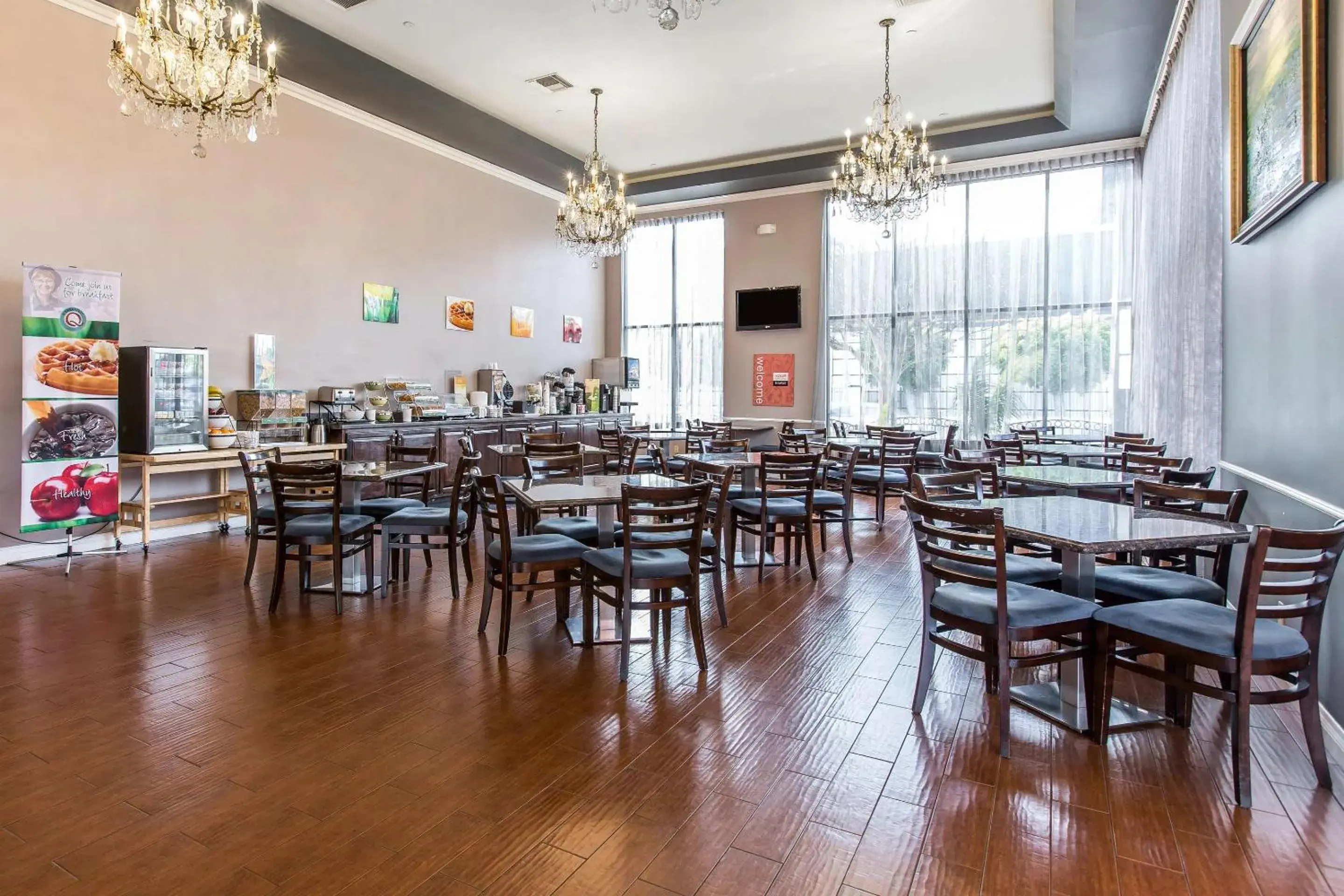 Breakfast in Quality Inn & Suites Bell Gardens-Los Angeles Breakfast in Quality Inn & Suites Bell Gardens-Los Angeles