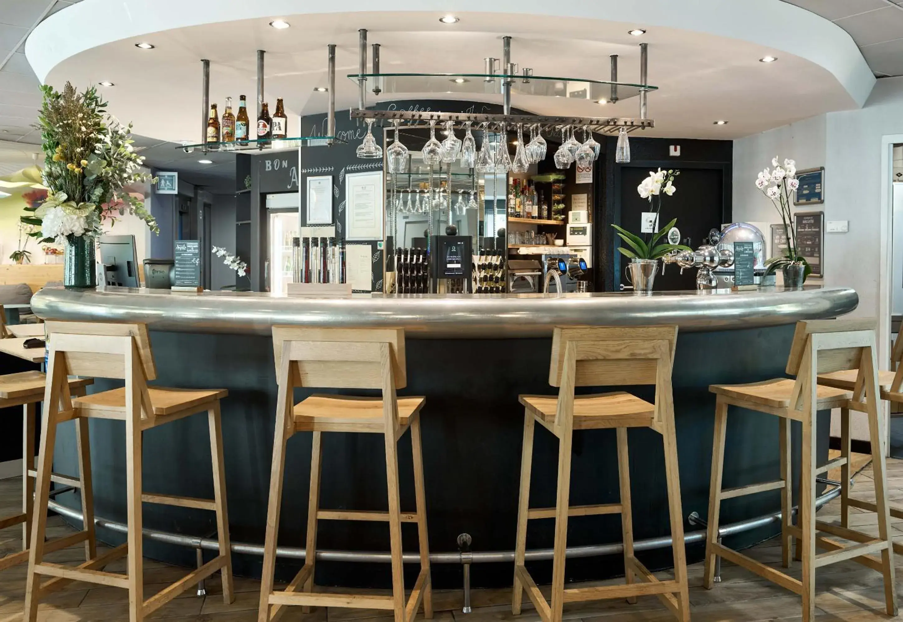Lounge or bar, Lounge/Bar in Novotel Suites Paris Velizy