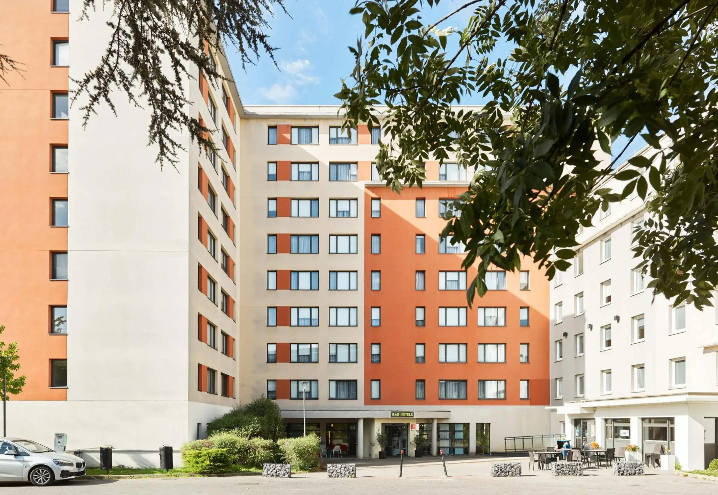 Facade/entrance, Property Building in Novotel Suites Paris Velizy