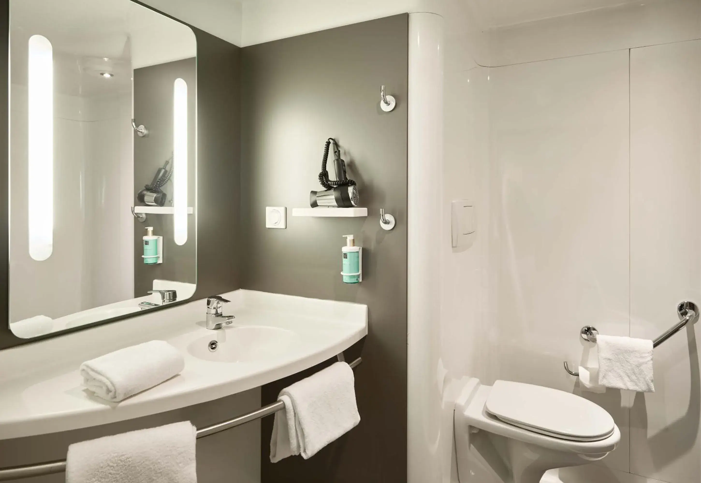 Bathroom in Novotel Suites Paris Velizy