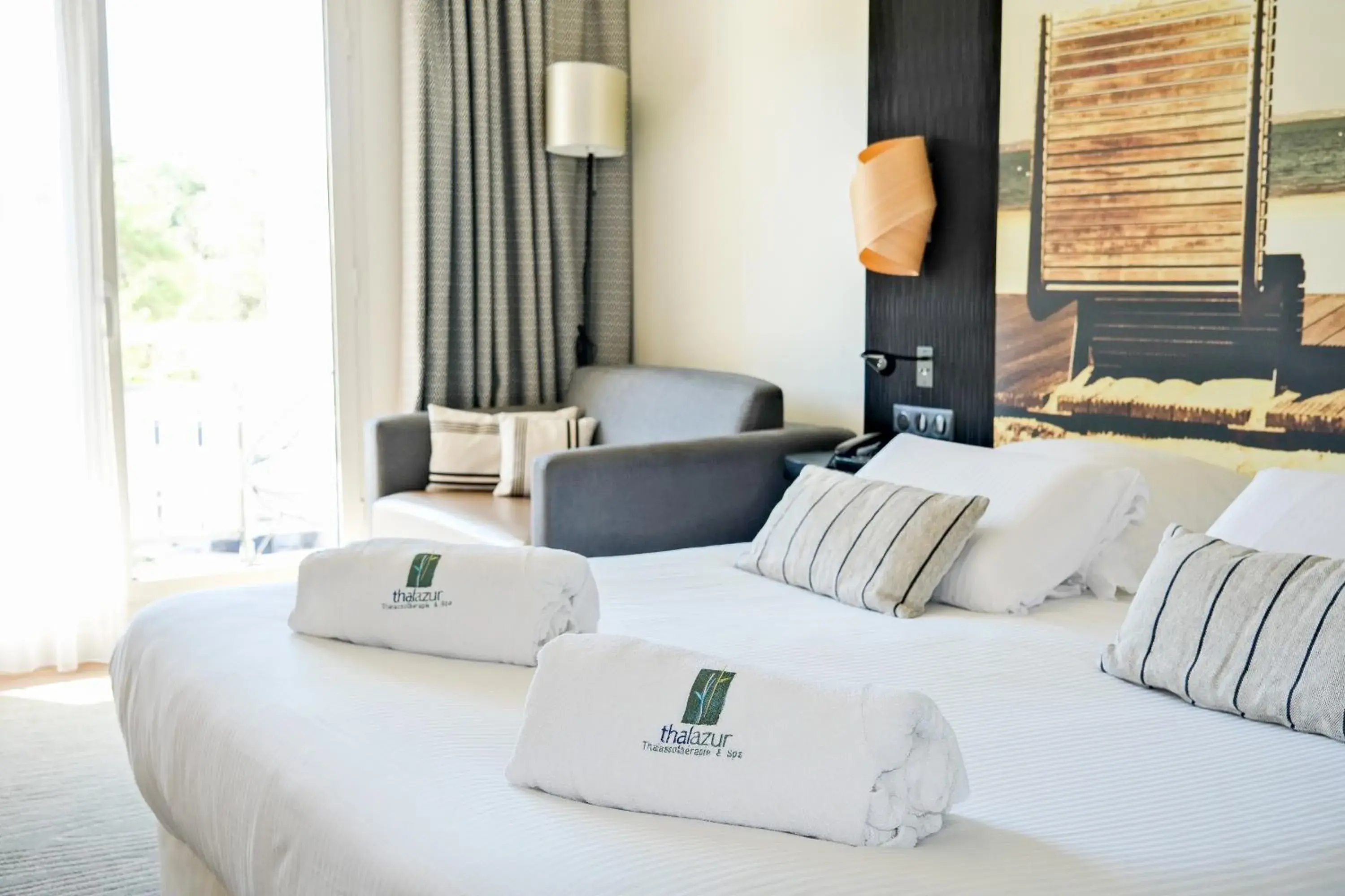 Photo of the whole room, Bed in Thalazur Arcachon Photo of the whole room, Bed in Thalazur Arcachon