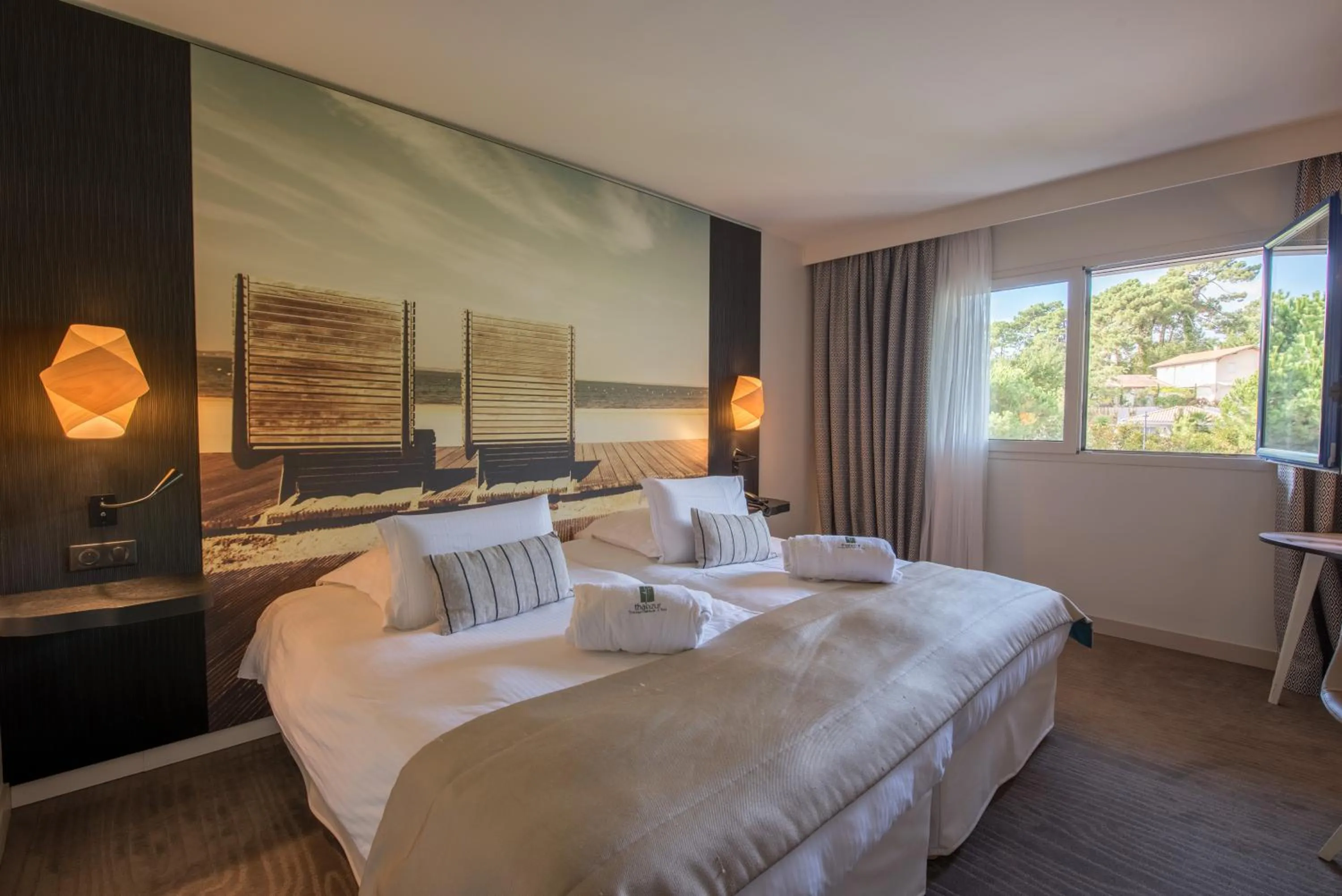 Photo of the whole room, Bed in Thalazur Arcachon