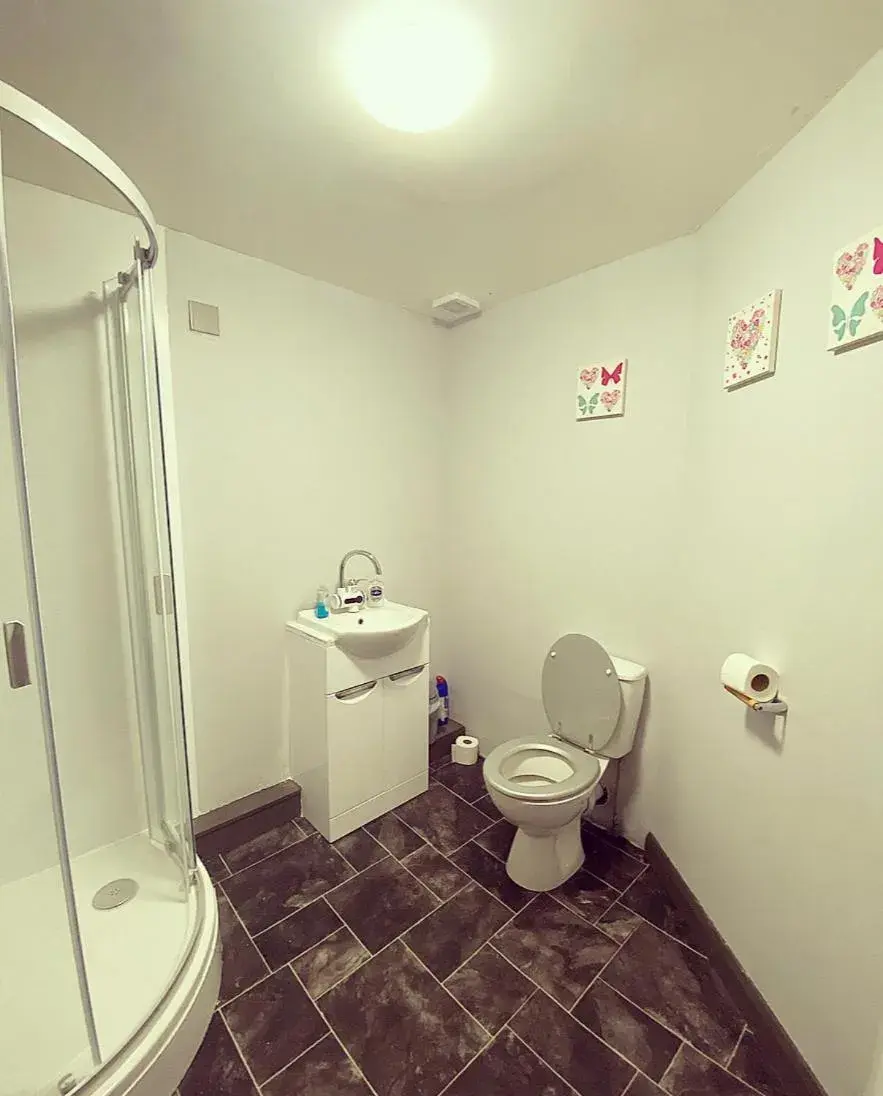 Twin Room with Private Bathroom in BEST DEAL - Kings Hotel Twin Room with Private Bathroom in BEST DEAL - Kings Hotel