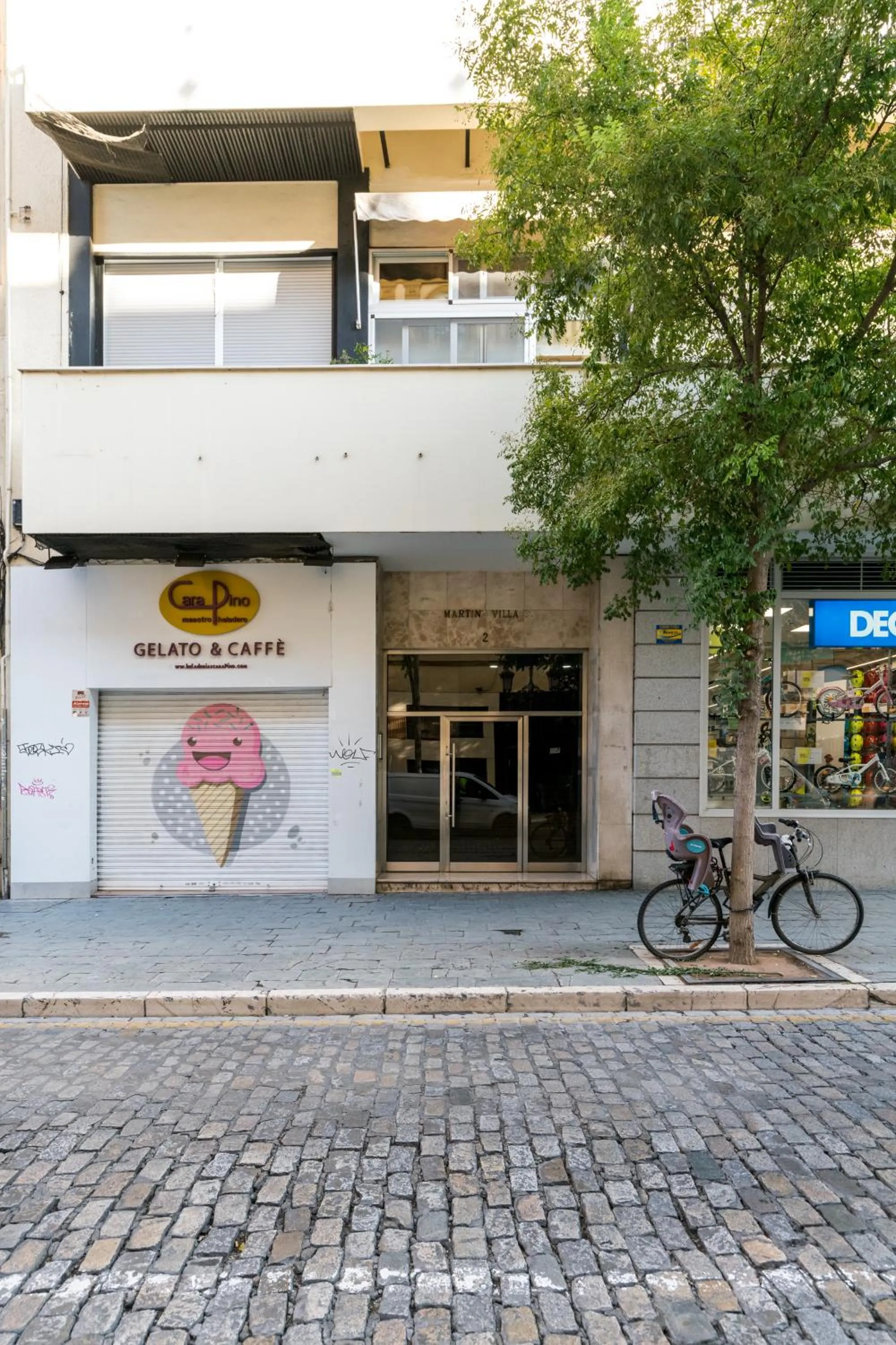 Property building in Holi-Rent Martin Villa