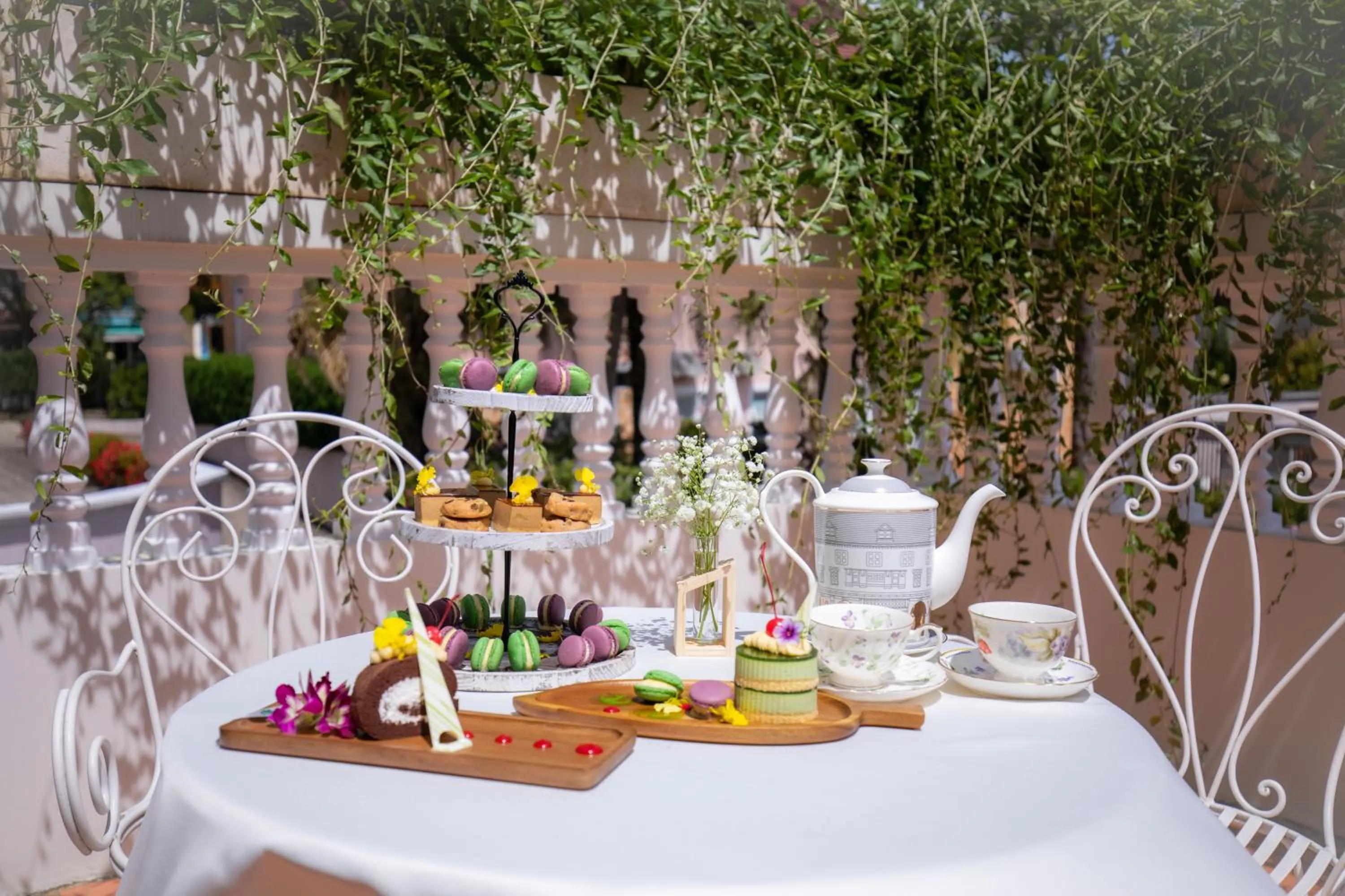 Food and drinks in La Sapinette Hotel Dalat