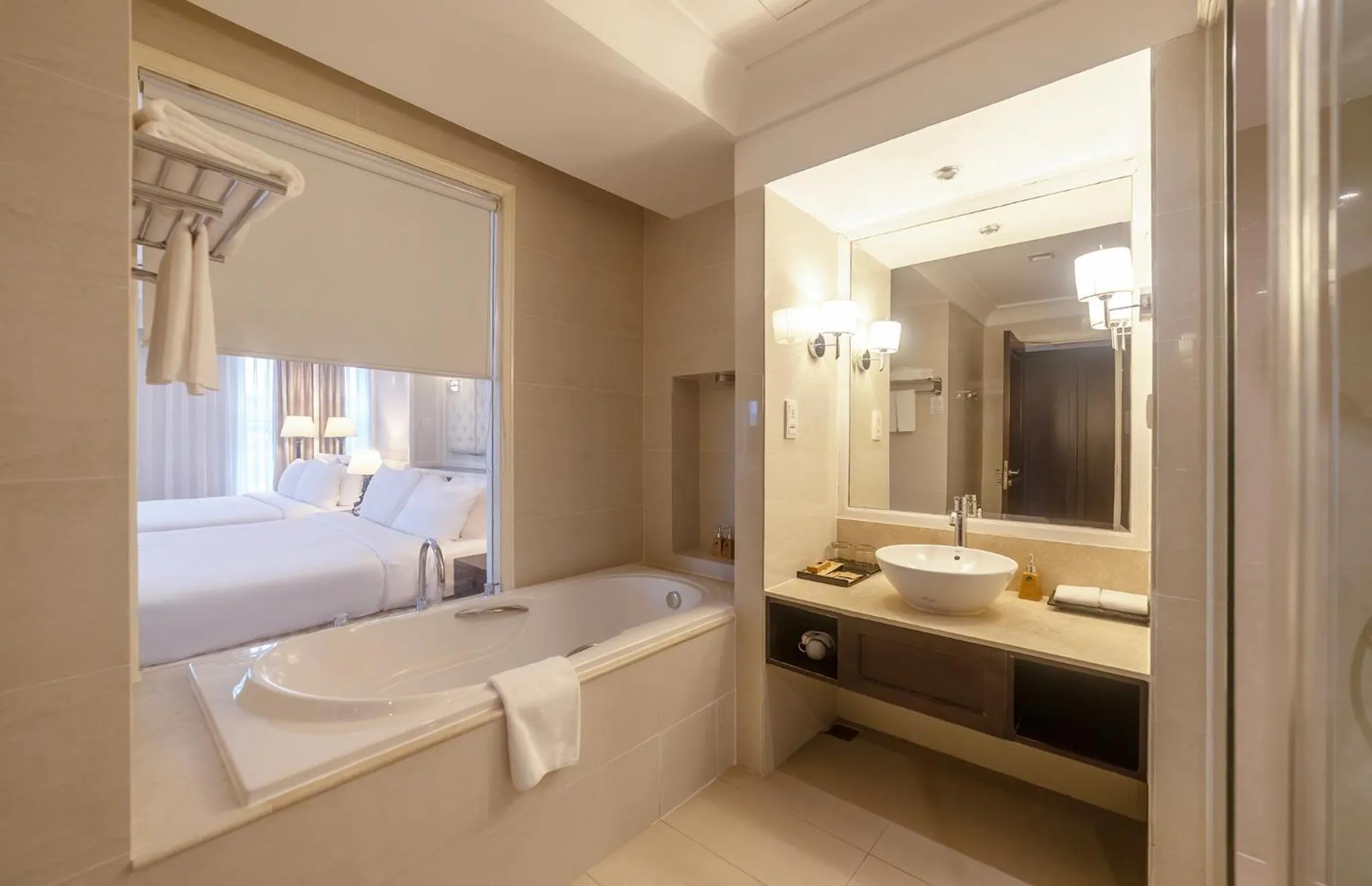 Deluxe Double or Twin Room with City View in La Sapinette Hotel Dalat