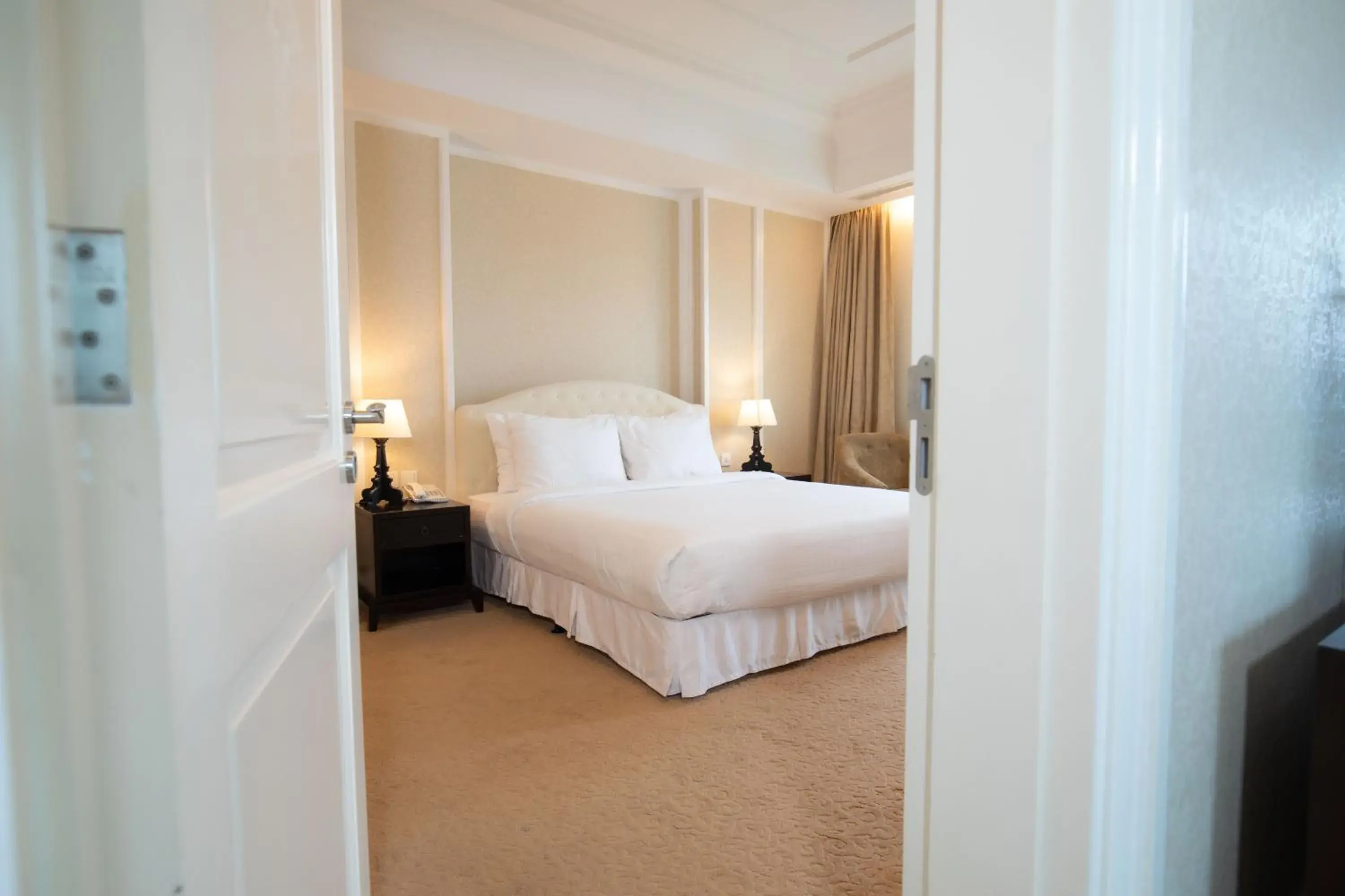 Executive Suite with City View in La Sapinette Hotel Dalat Executive Suite with City View in La Sapinette Hotel Dalat