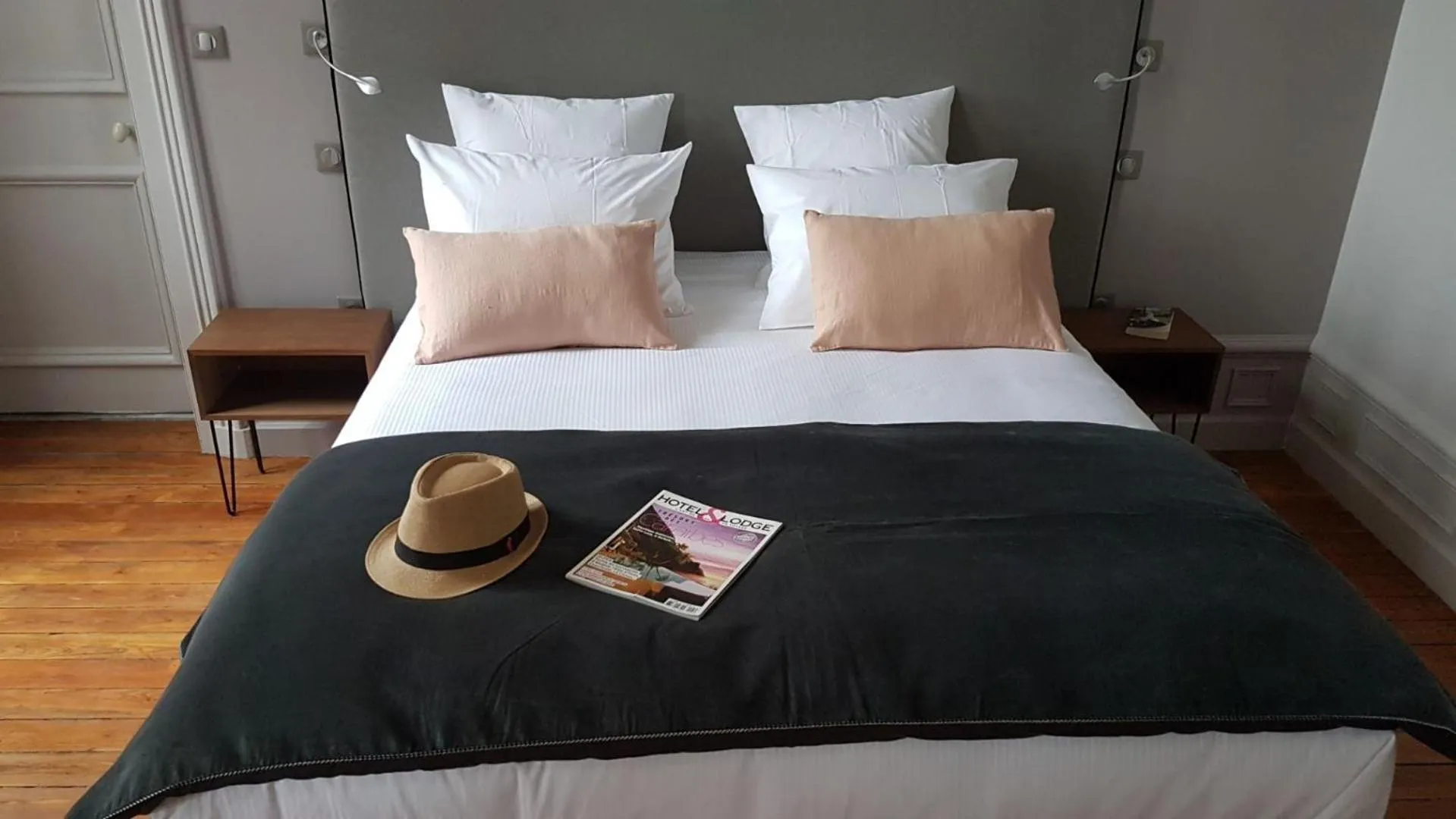 Bedroom, Bed in VILLA VARENTIA