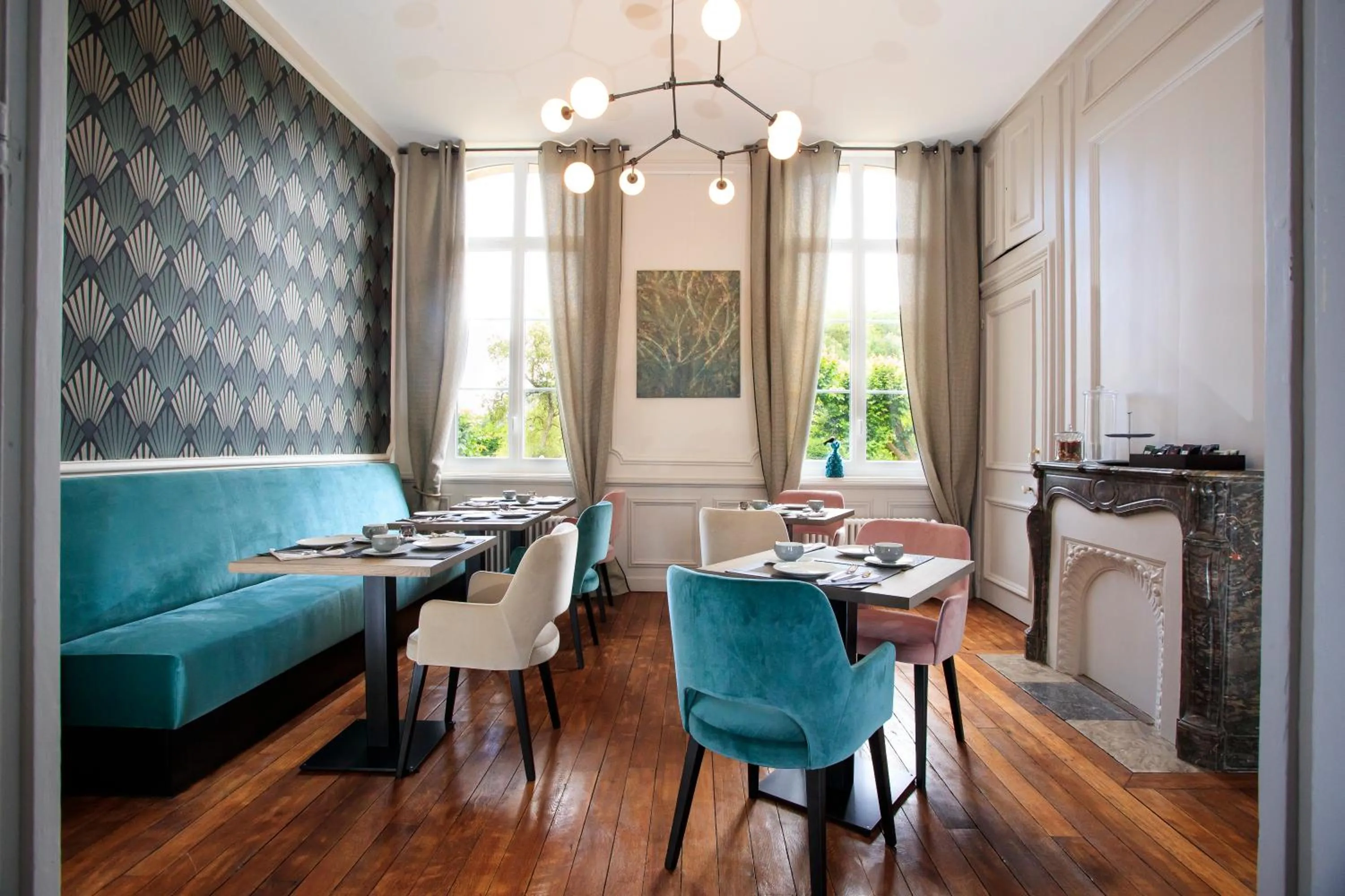 Dining area in VILLA VARENTIA