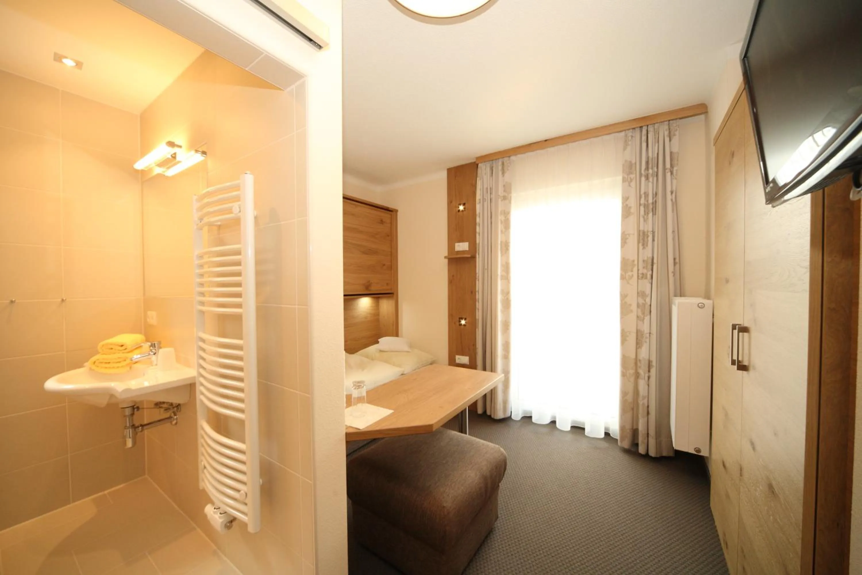 Edelweiss Apartments
