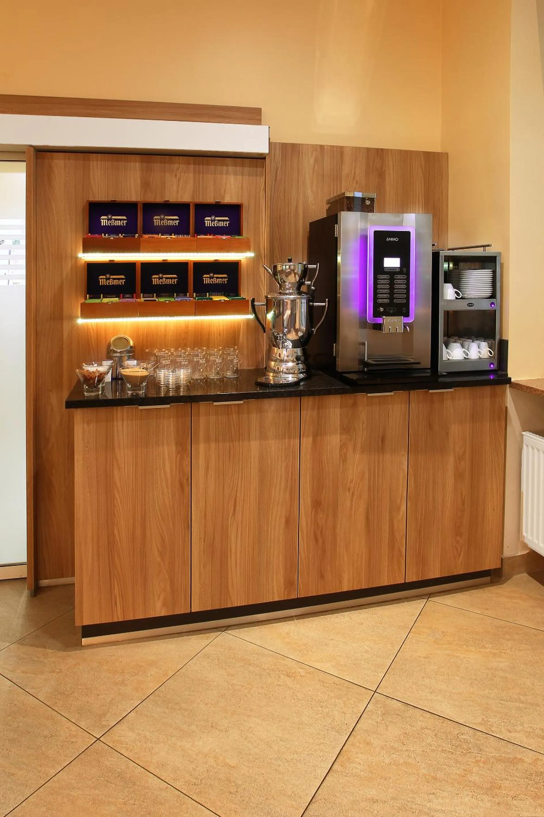 Coffee/tea facilities in Hotel Königshof am Funkturm Business