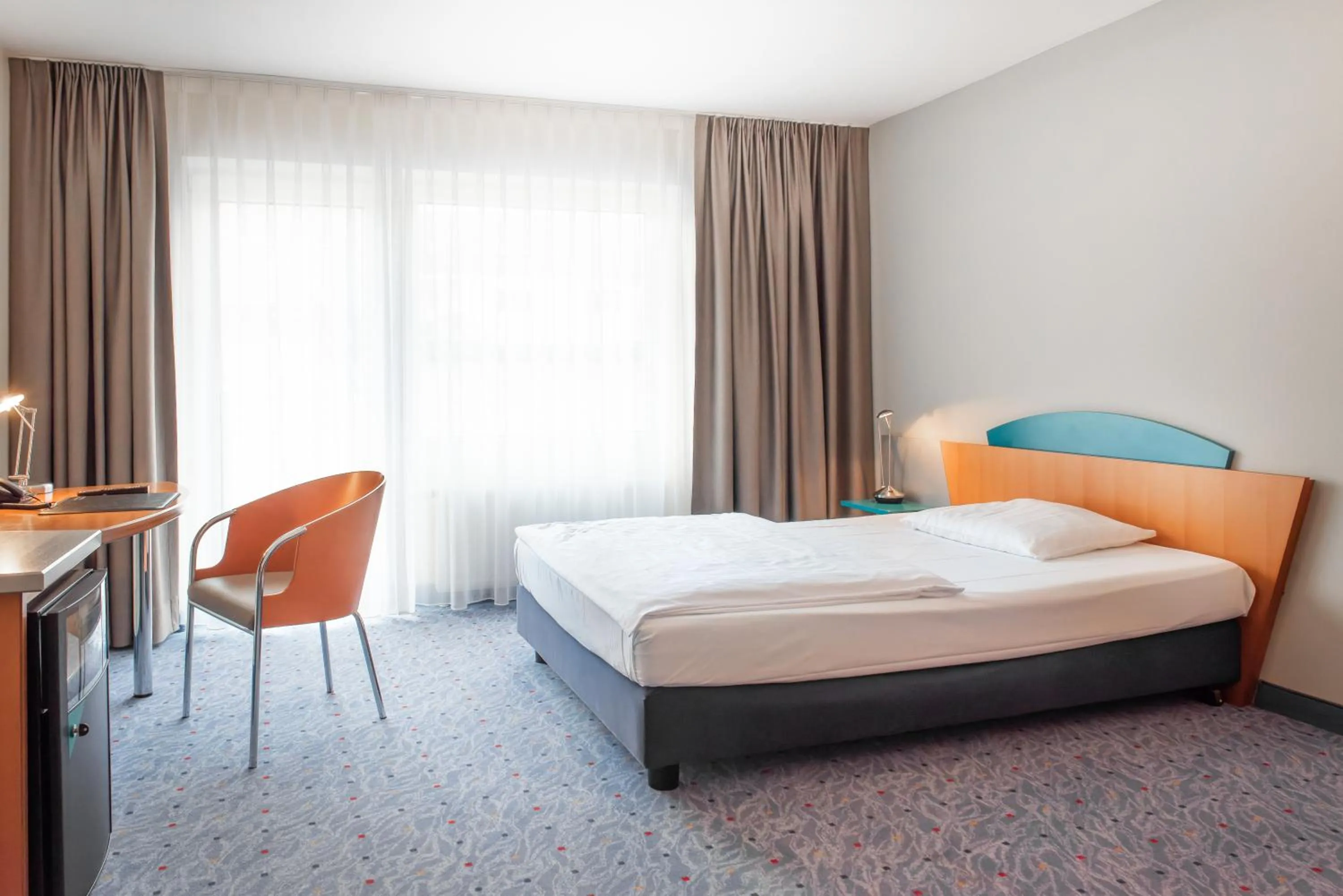 Bedroom, Bed in Hotel Königshof am Funkturm Business