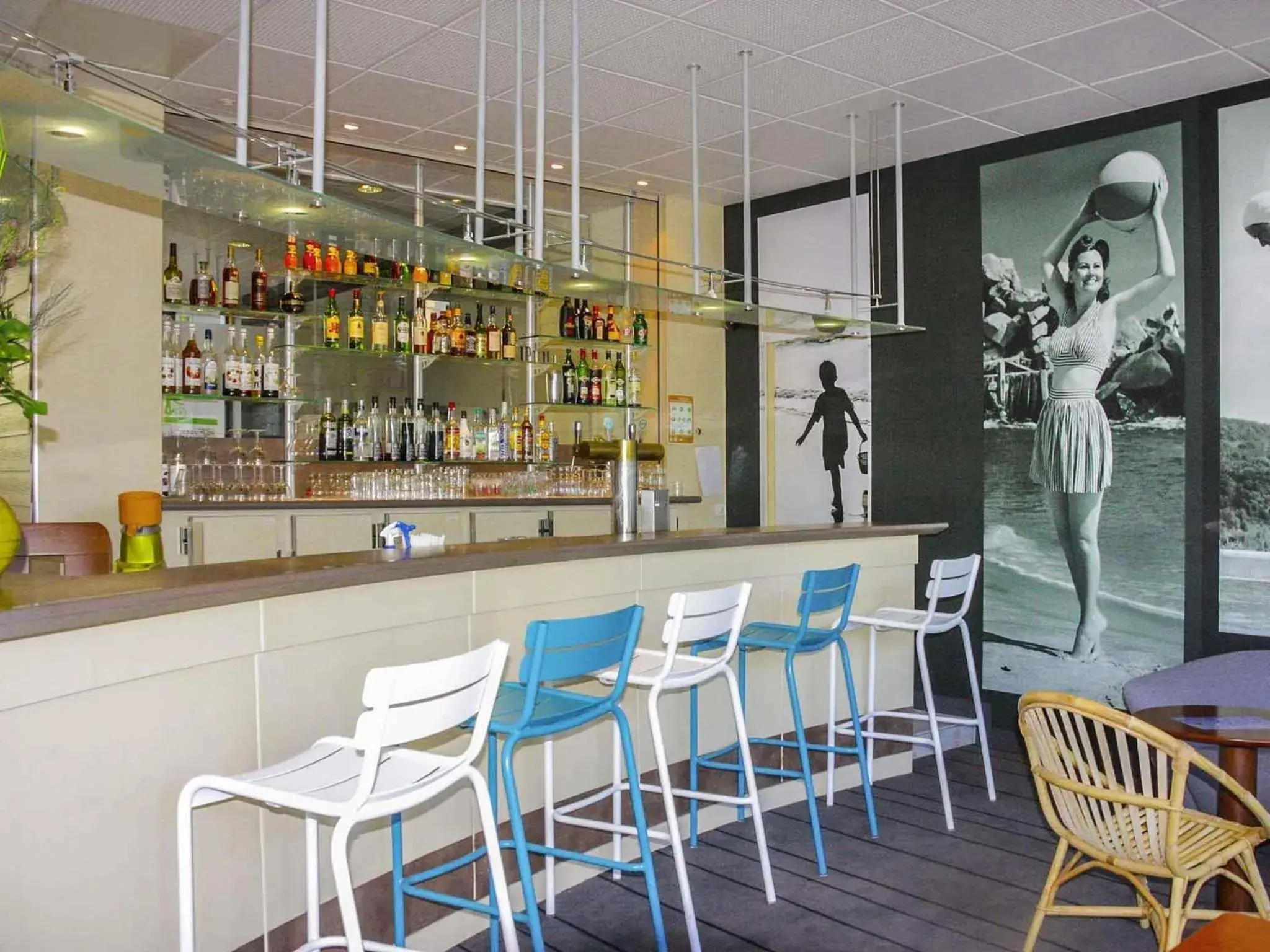 Lounge or bar in Ibis styles Toulon la Seyne sur Mer Lounge or bar in Ibis styles Toulon la Seyne sur Mer