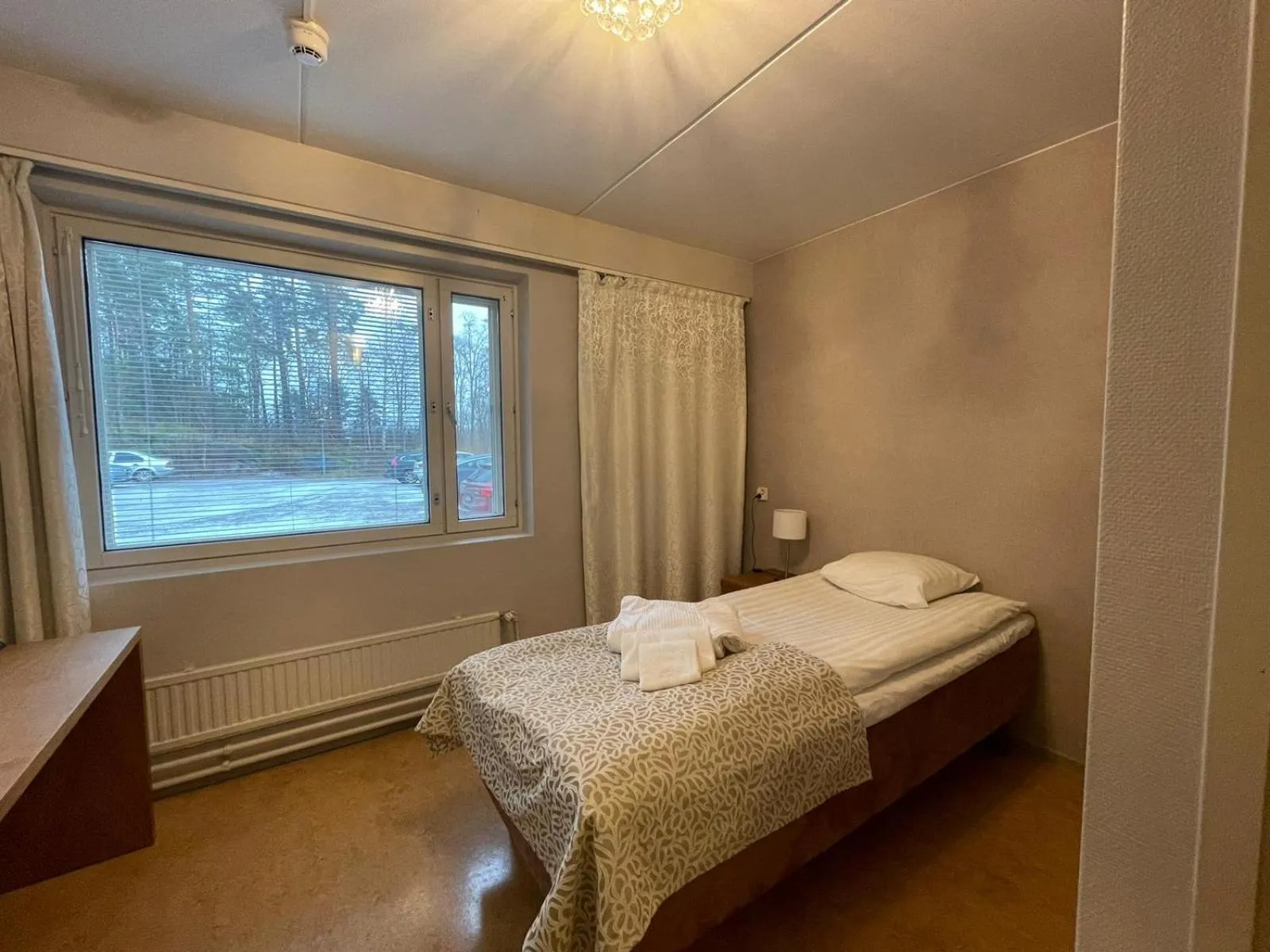 Bedroom, Bed in Backbyn Kartano