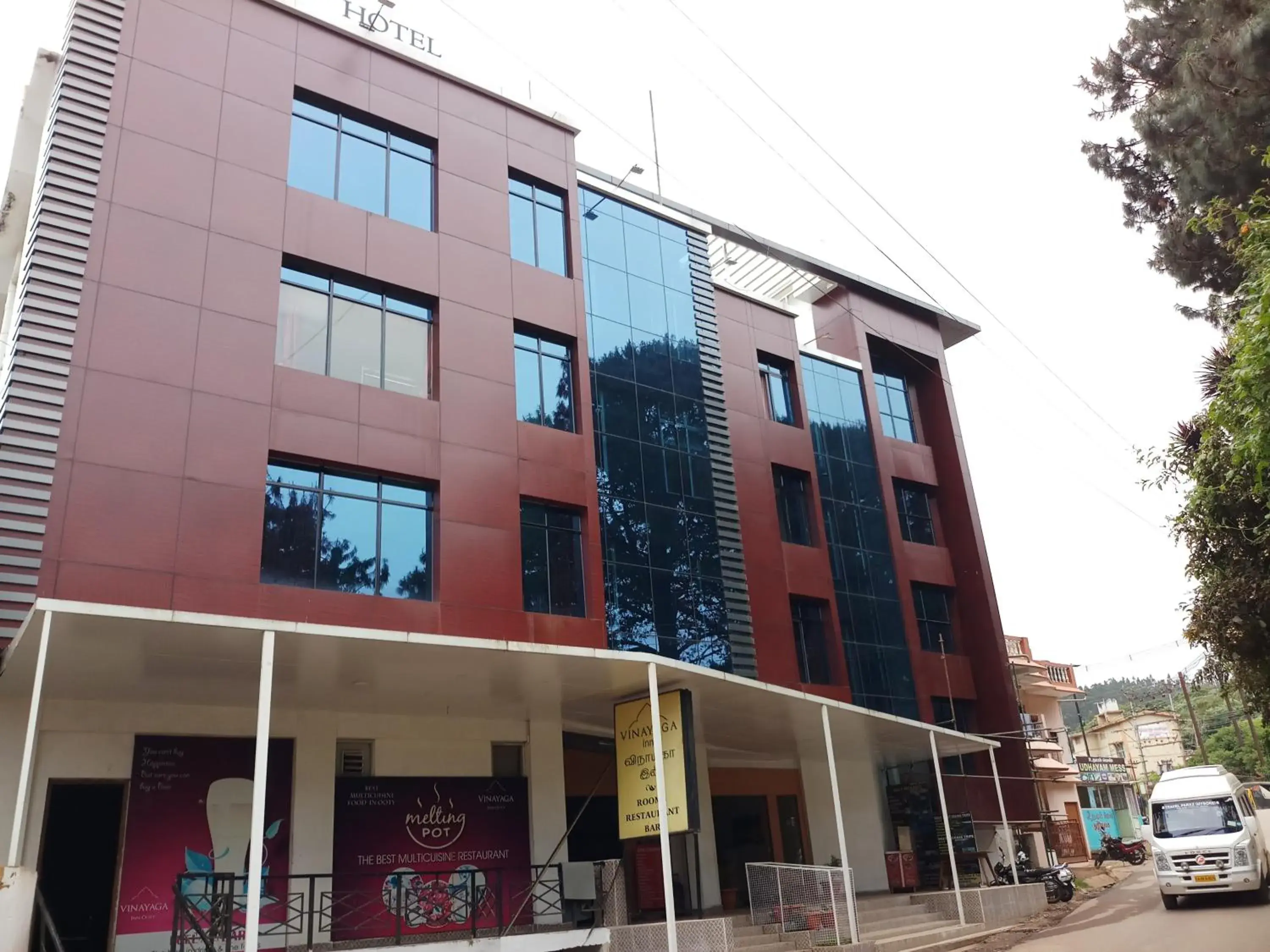 Property building in Vinayaga Inn by Poppys, Ooty Property building in Vinayaga Inn by Poppys, Ooty