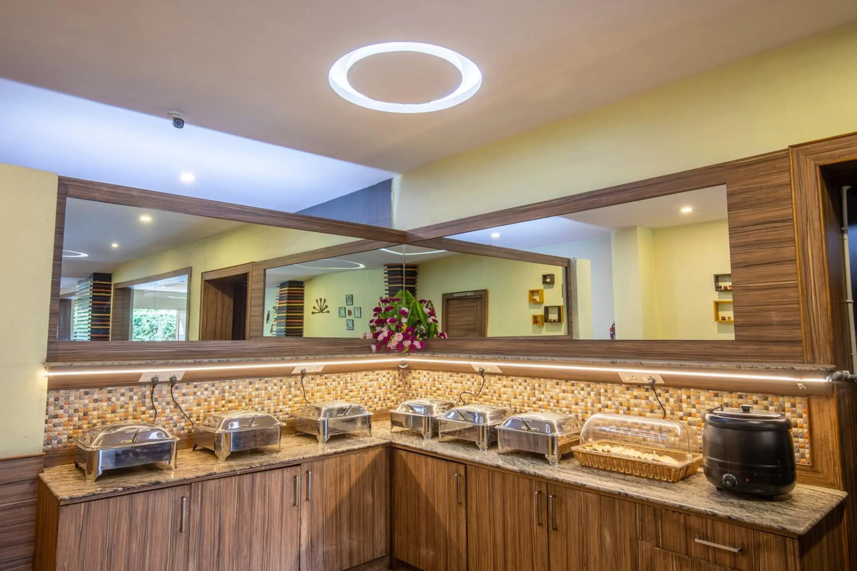 Restaurant/places to eat in Vinayaga Inn by Poppys, Ooty Restaurant/places to eat in Vinayaga Inn by Poppys, Ooty
